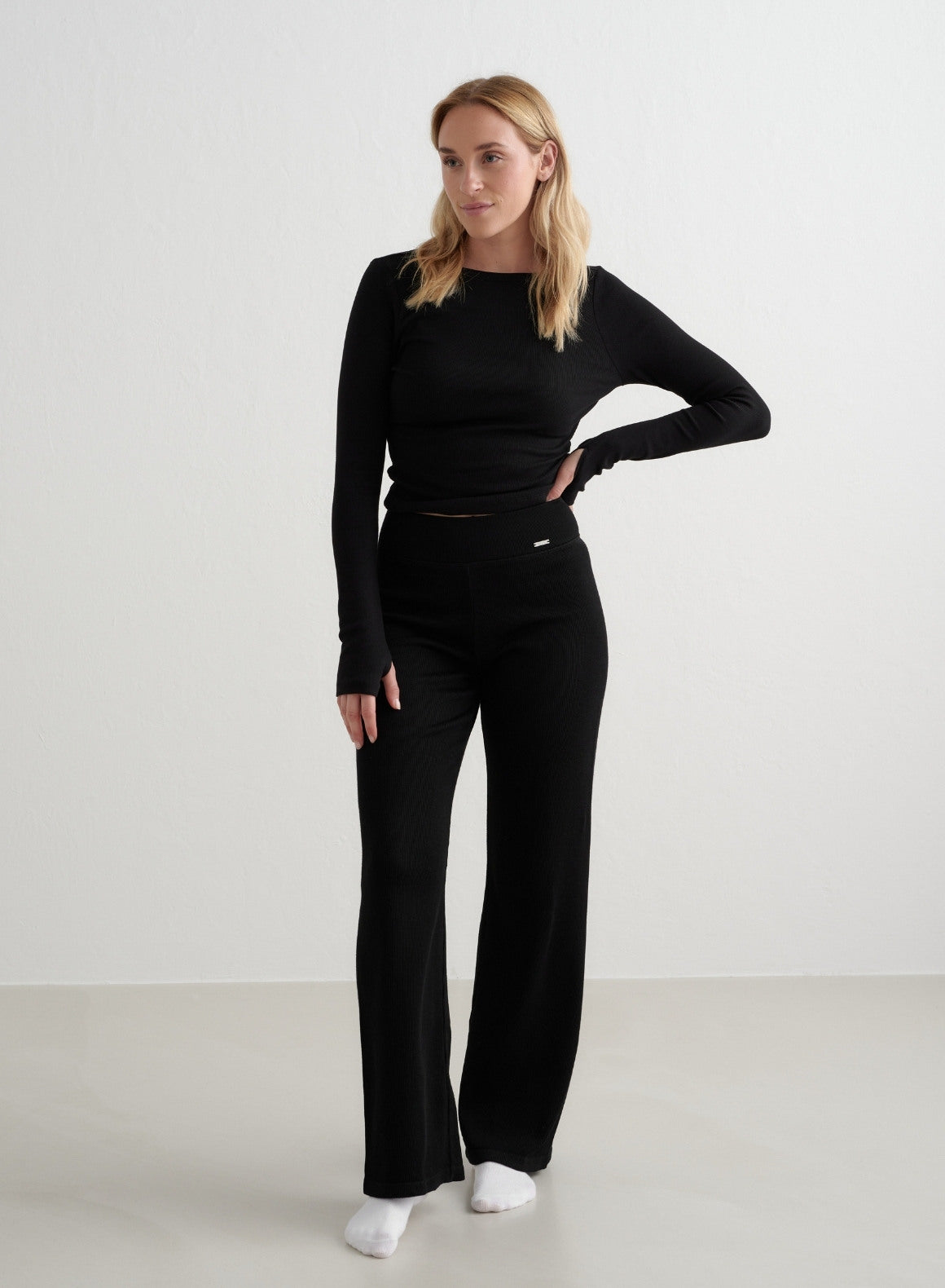Stylish Black Ribbed Wool Wide Leg Pants for Women - Comfortable & Warm Winter Trousers for Office, Casual Outings & Travel