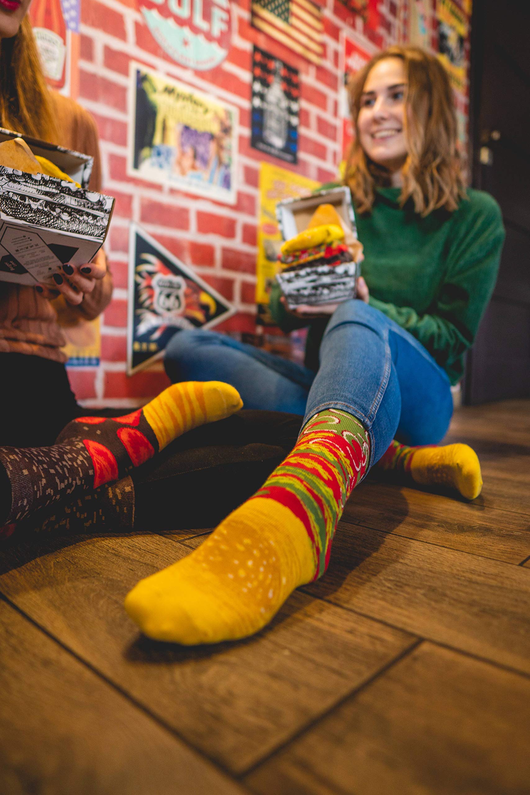 Funny Burger Socks for Men & Women - Colorful Rainbow Novelty Socks (2 Pairs) - Perfect for Costume Parties, Gag Gifts & Casual Wear