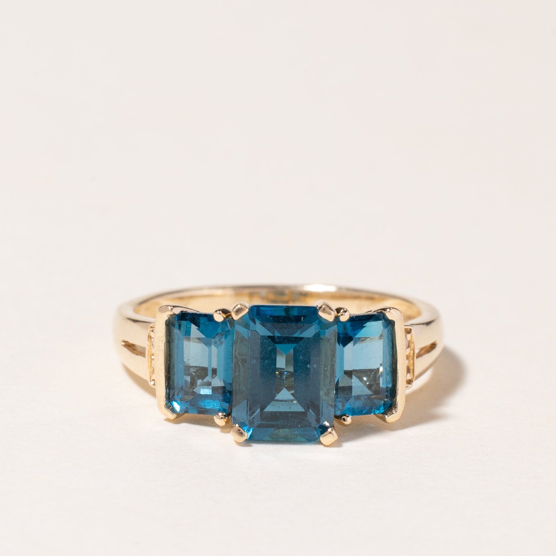 10K Yellow Gold Blue Topaz Ring - 3.28ctw Natural Gemstone, Size 7, Dainty Birthstone Jewelry for Women - Perfect for Anniversary Gifts, Birthday Presents & Everyday Elegance