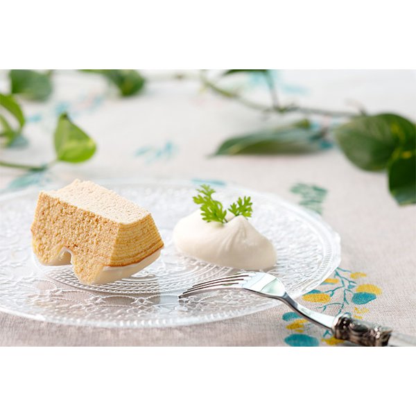 Premium Japanese Baumkuchen Cake Gift Box - 12 Piece Assortment of Authentic German-Japanese Sponge Cakes | Perfect for Holidays, Birthday Gifts & Tea Time Snacks
