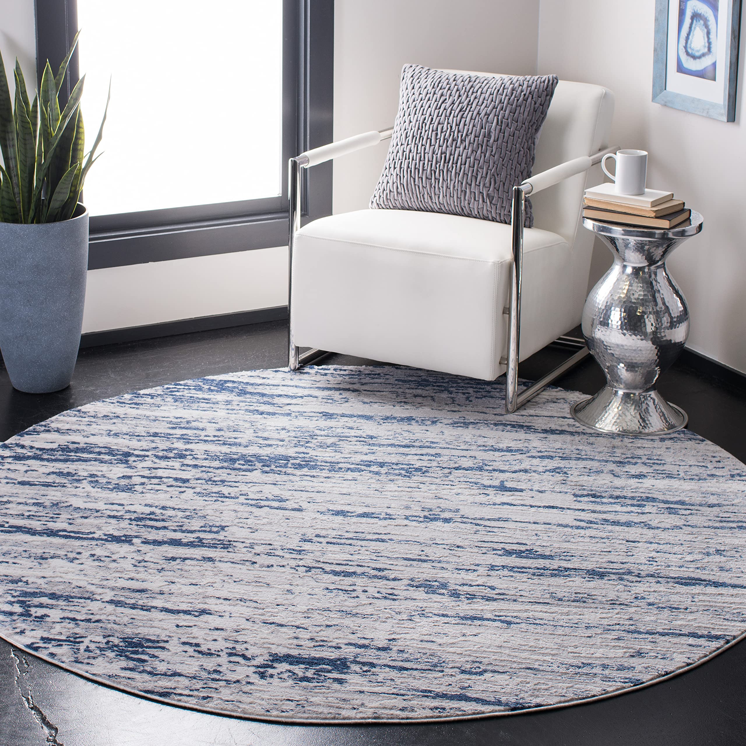 SAFAVIEH Amelia Collection 9' Round Grey/Navy ALA768B Modern Abstract Non-Shedding Area Rug for Dining Room, Entryway, Living Room & Bedroom | Soft & Durable Floor Covering for Home Decor