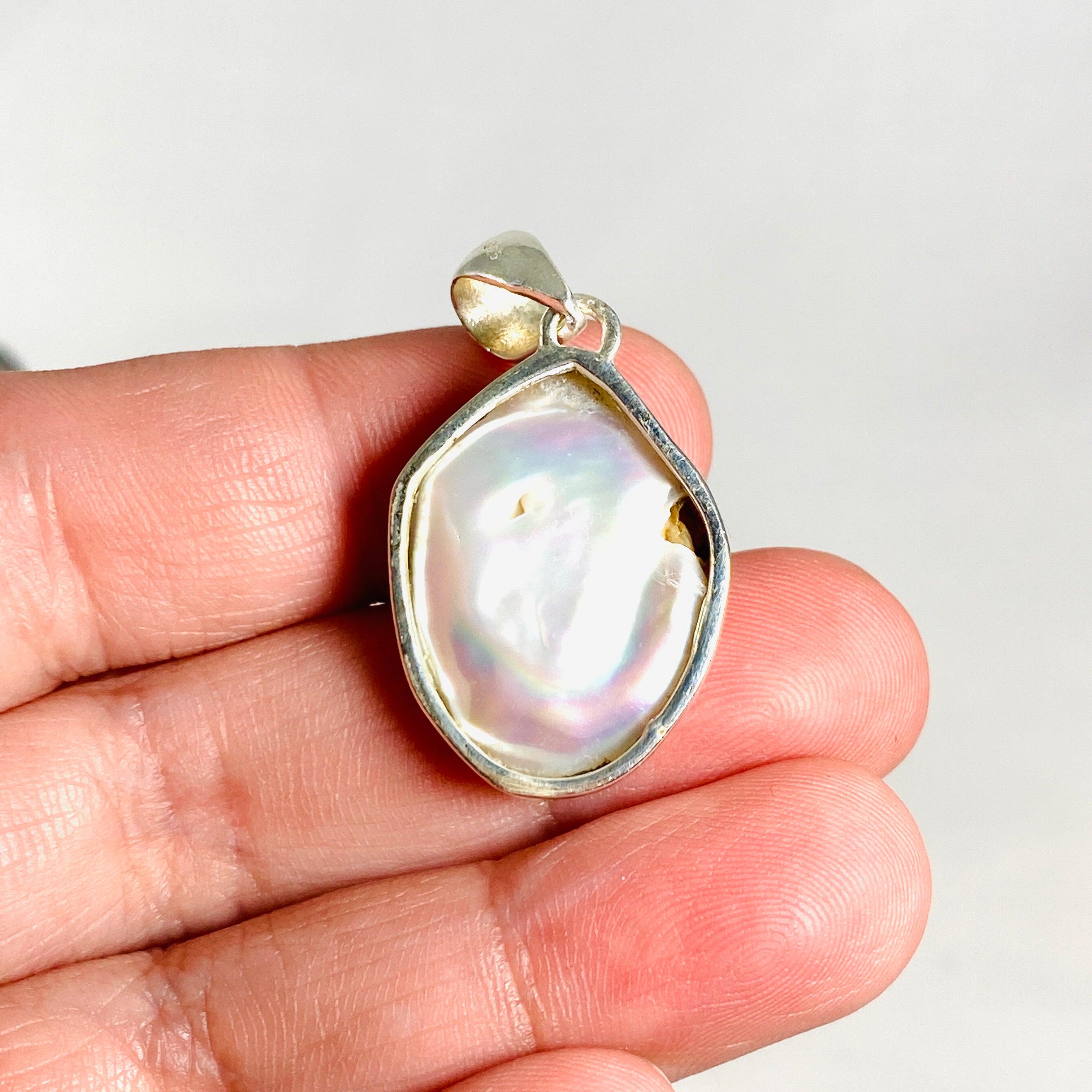 Freeform Pearl Pendant Necklace KPGJ3907 - Elegant Jewelry for Women, Perfect for Weddings, Parties & Special Occasions