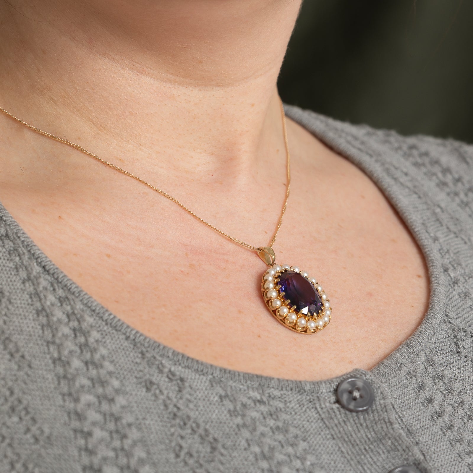 20.00ct Synthetic Purple Sapphire & 5.00ctw Cultured Pearl Pendant Necklace - Elegant Jewelry Gift for Women, Perfect for Weddings, Anniversaries & Special Occasions