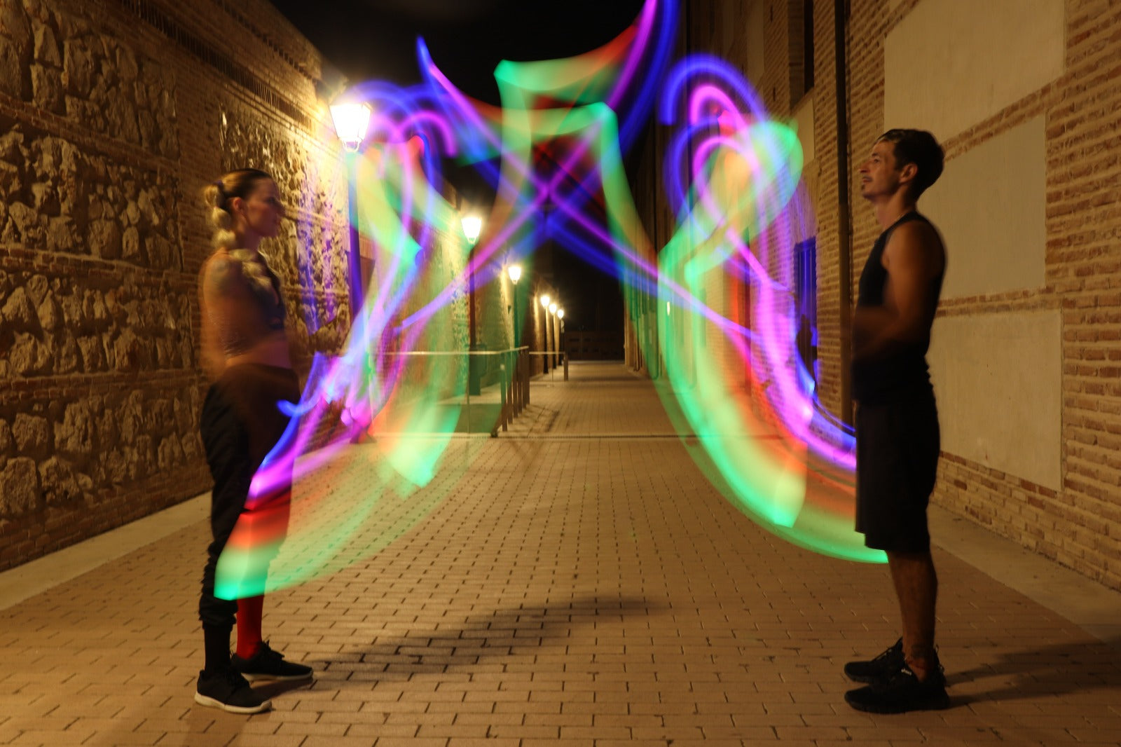 Clavas Kosmo de Luz - Premium Light-Up Glow Sticks for Parties, Raves, and Nighttime Events | Fun Glow Accessories for Dance Performances and Festivals