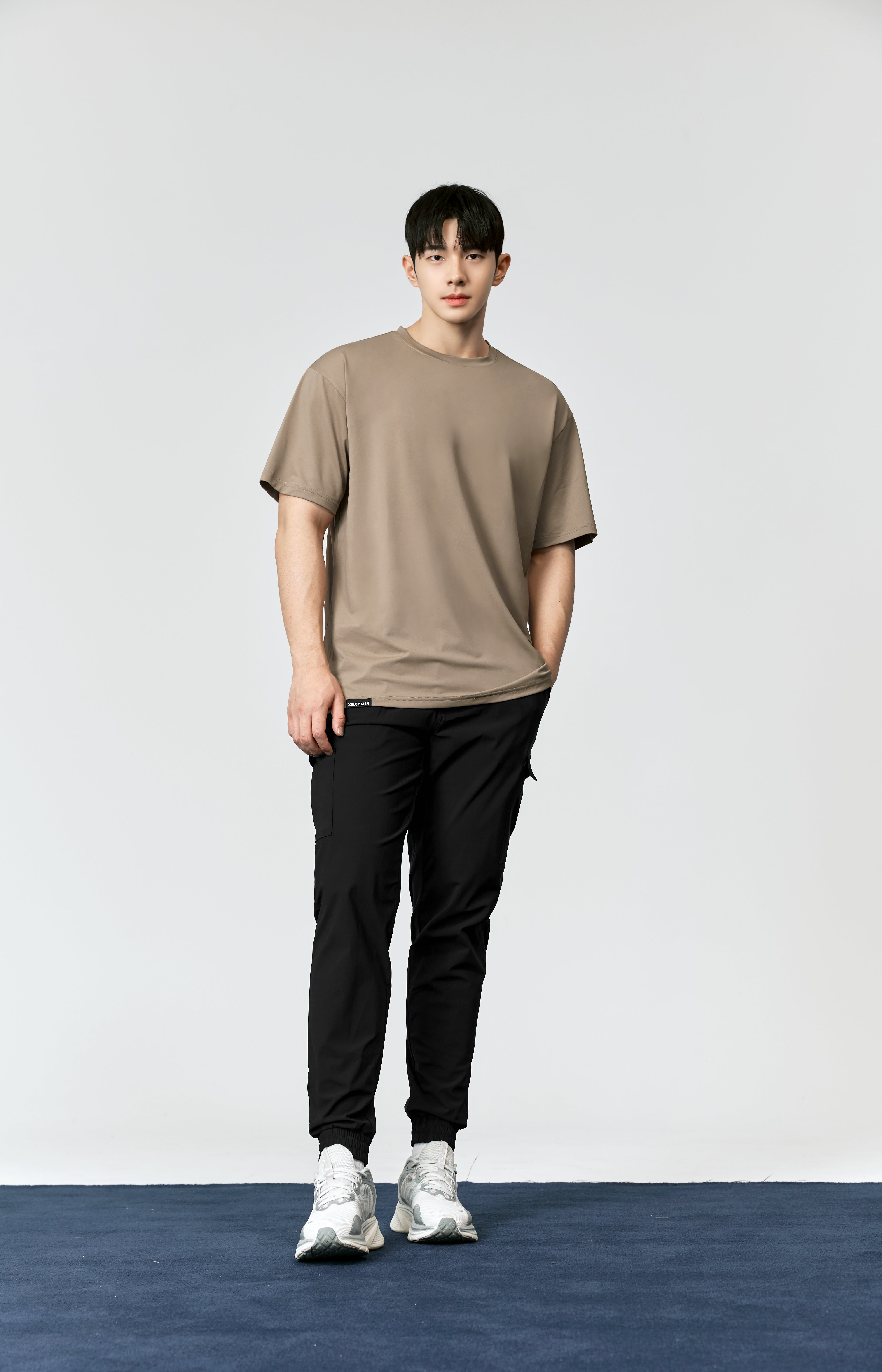 Men's Ice Feather Slim Fit Short Sleeve T-Shirt - Lightweight & Breathable Summer Casual Wear for Outdoor Activities