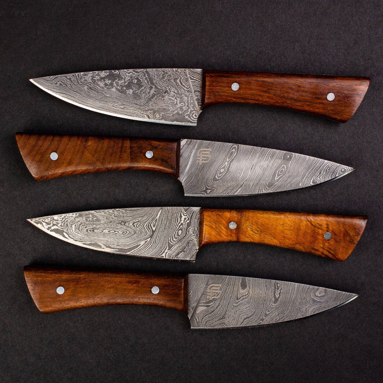 Premium Damascus Steel Steak Knives Set of 4 - Razor Sharp Handcrafted Steak Knives for Meat, BBQ & Fine Dining - Perfect for Home Chefs, Restaurants & Gifting