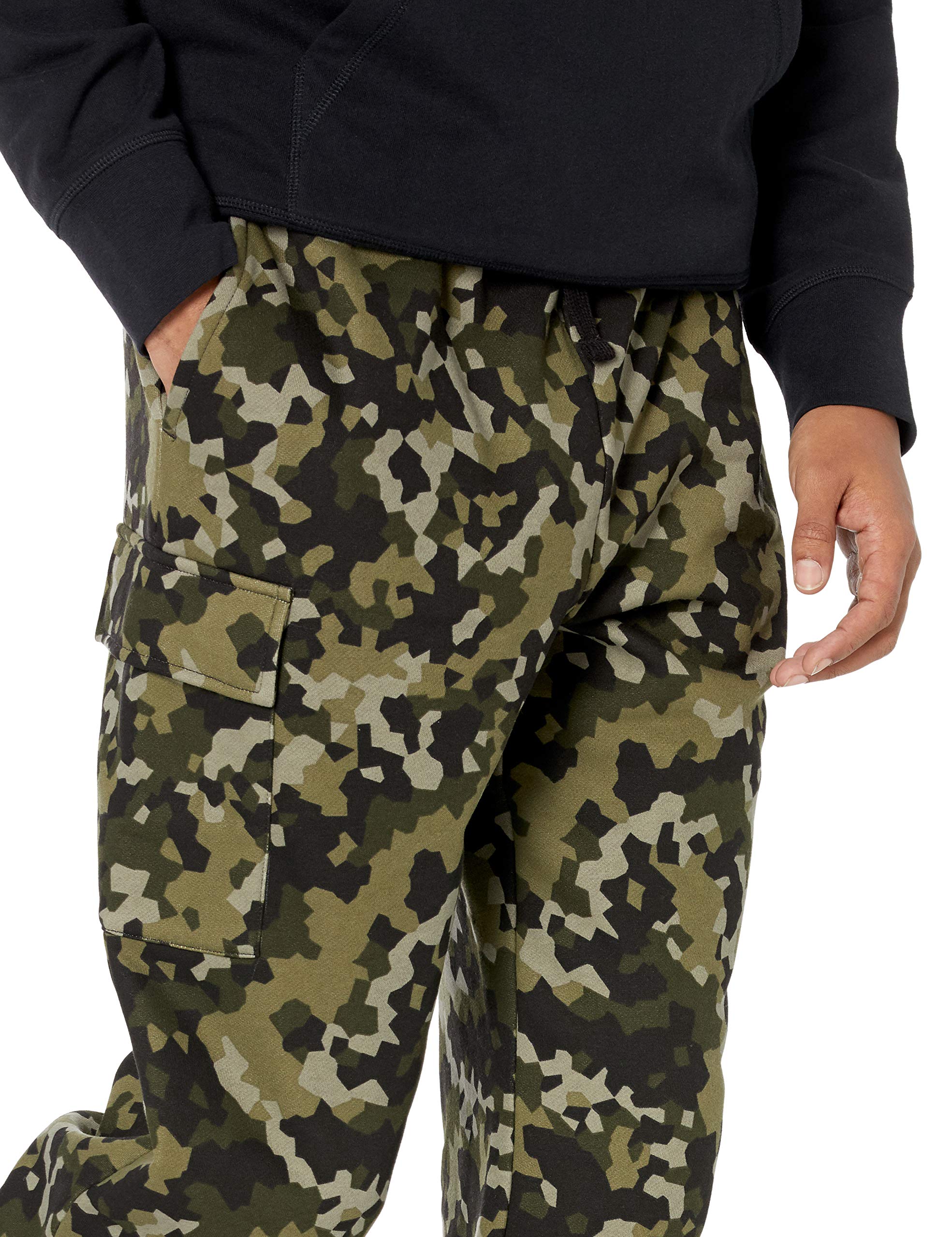 Amazon Essentials Men's Cargo Fleece Sweatpant - Comfortable Winter Joggers with Pockets for Casual Wear, Gym & Outdoor Activities