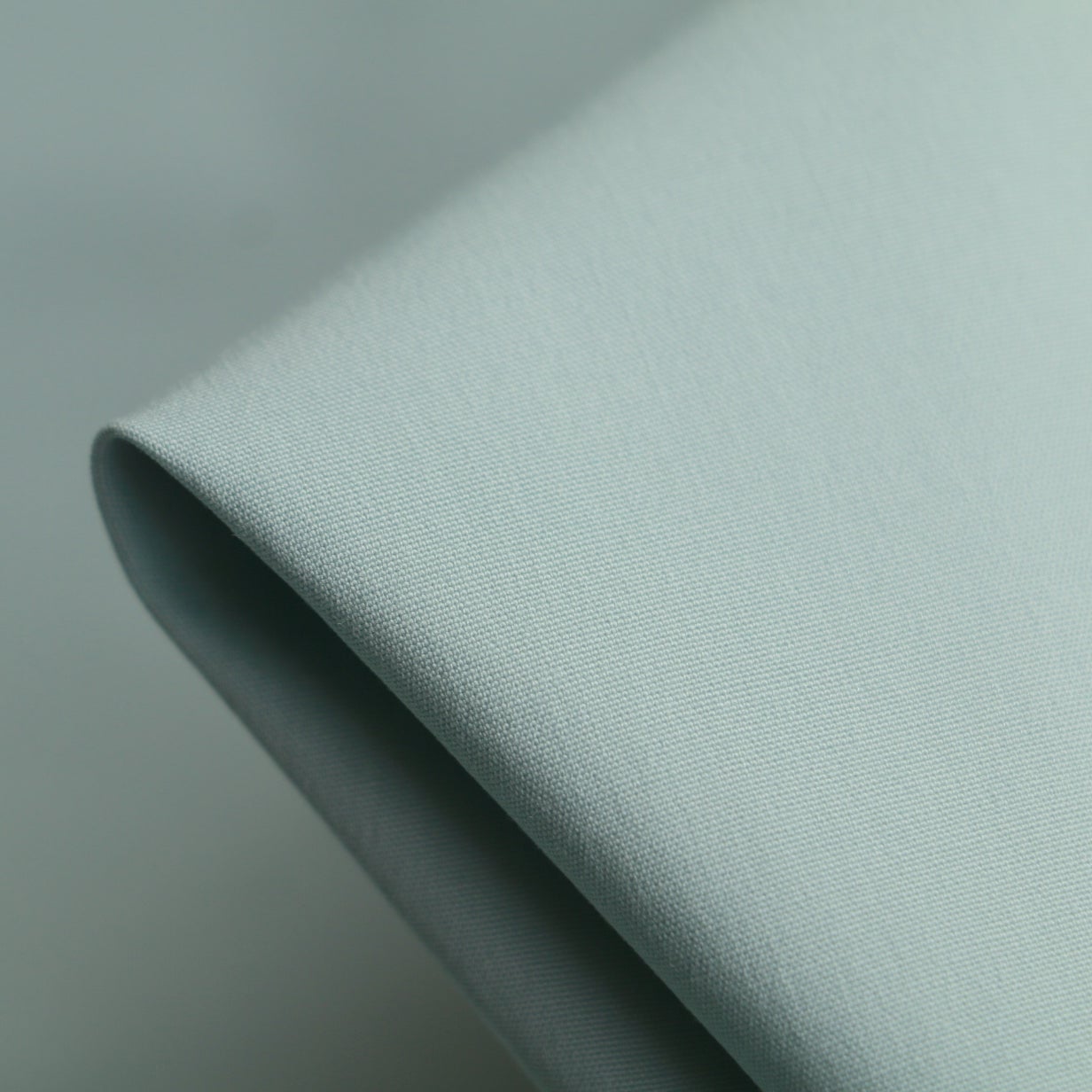 85% Cotton Mint Green Stretch Poplin Fabric - Perfect for Dresses, Shirts, and Summer Apparel
