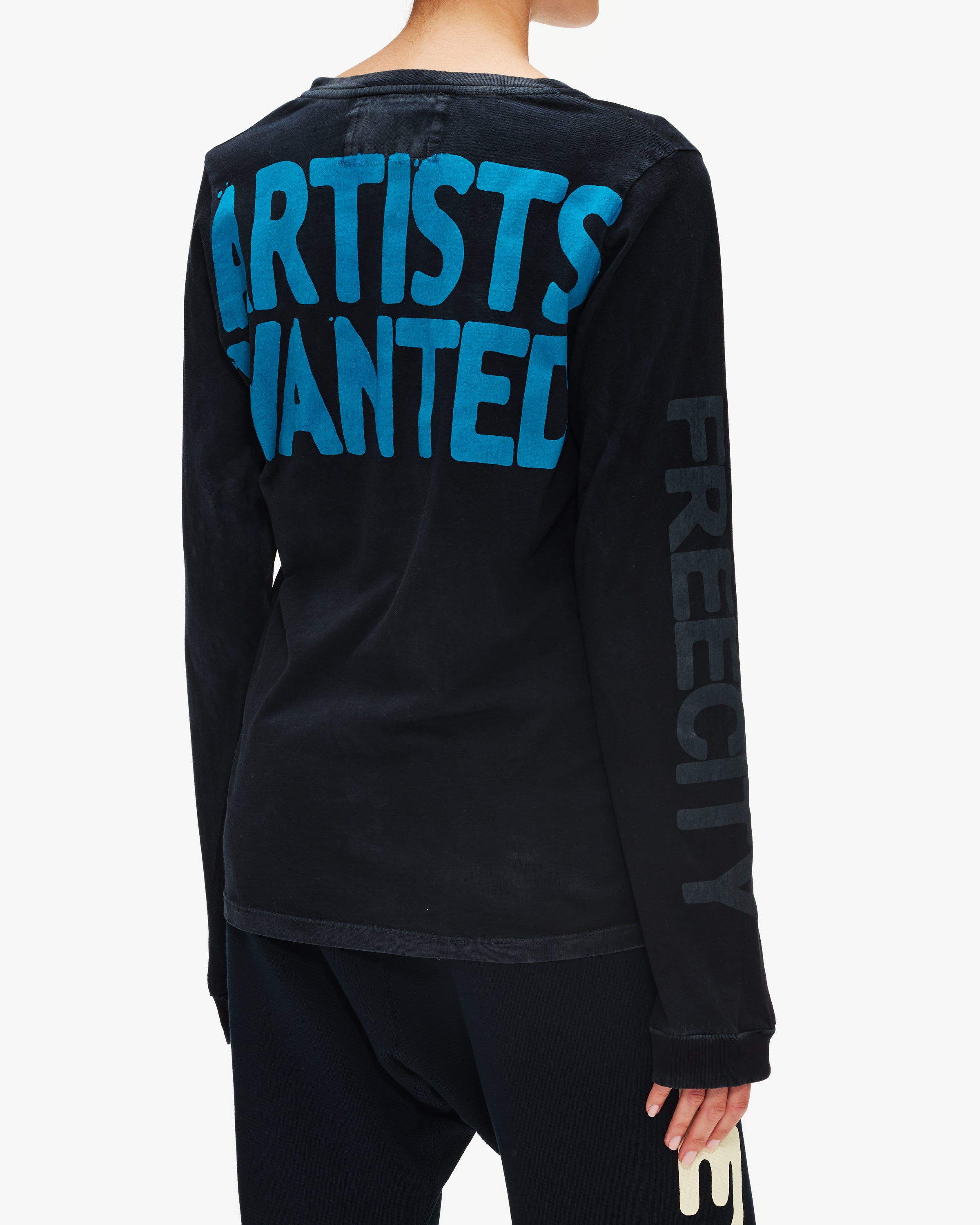 Free City Artistswanted Supervintage Long Sleeve T-Shirt - Retro Graphic Tee for Men & Women - Perfect for Casual Wear, Street Style & Vintage Fashion Lovers