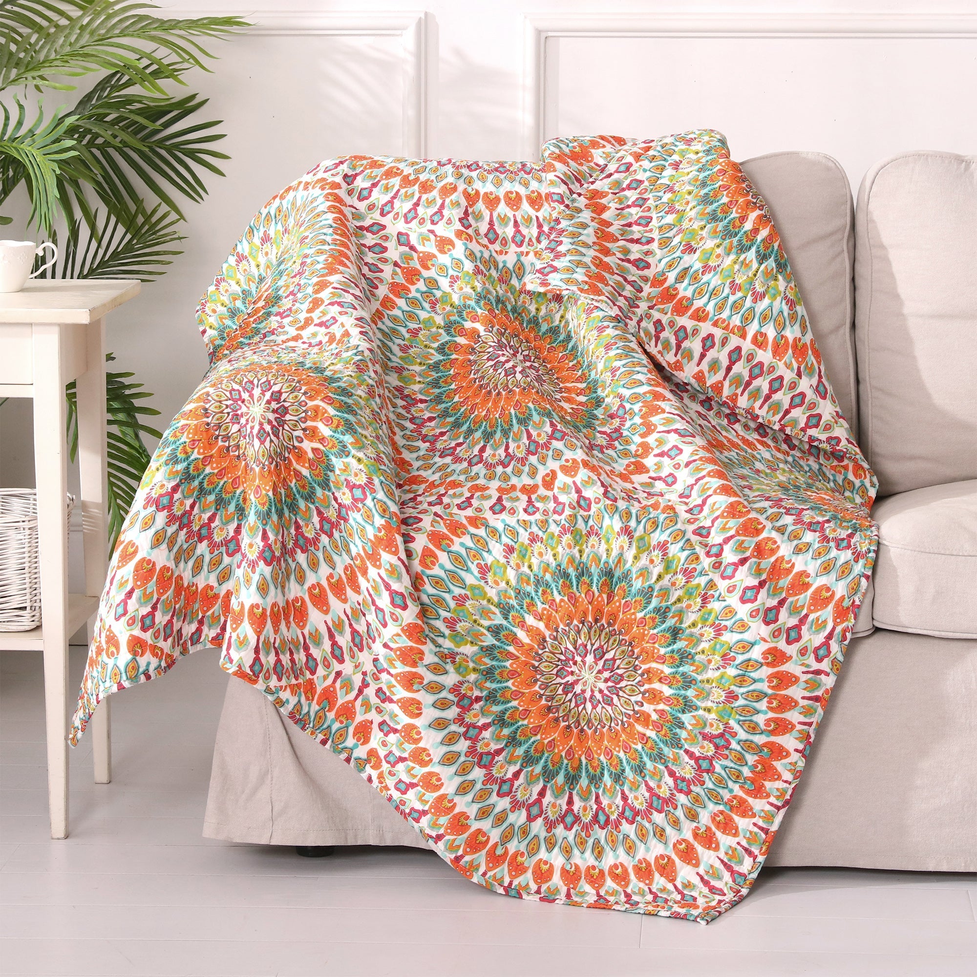 Soft & Cozy Mirage Quilted Throw Blanket - Lightweight Bedspread for Couch, Sofa & Bed - Perfect for Home Decor, Gift & Winter Warmth