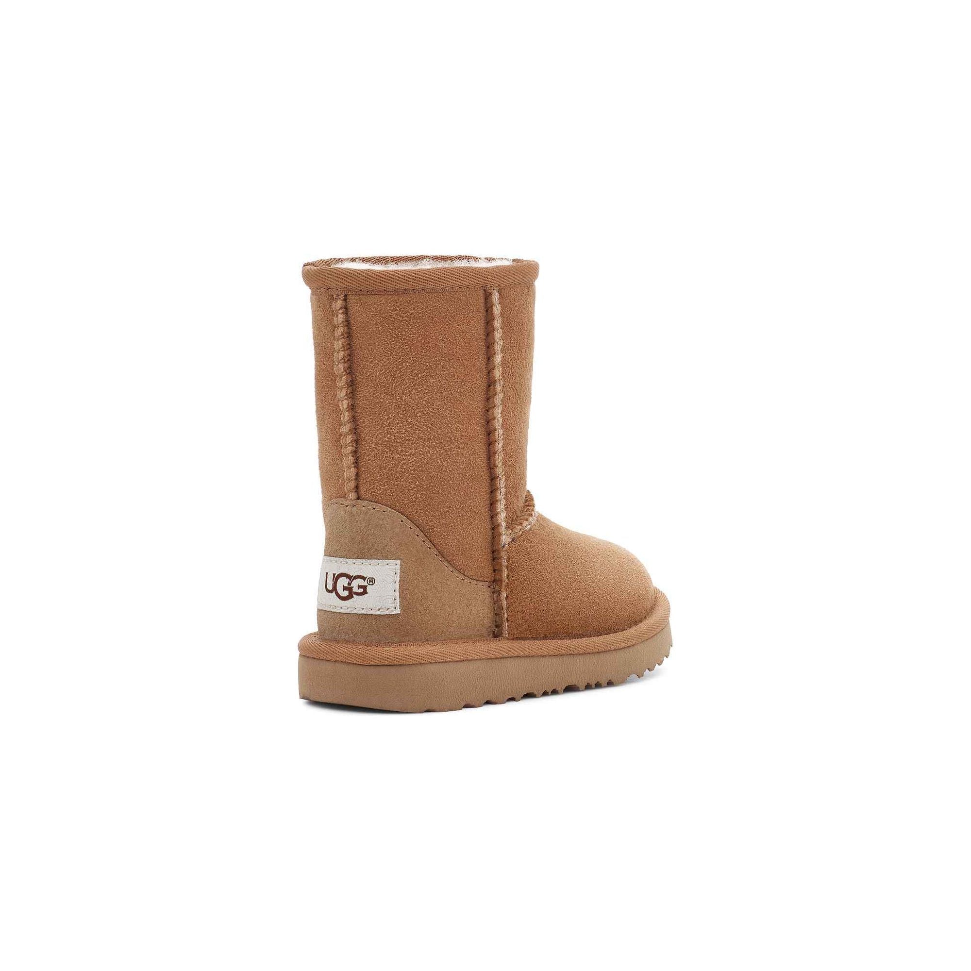 UGG Toddler's Classic II Boot in Chestnut - Warm Winter Boots for Kids | Perfect for Snow, Outdoor Play & Cold Weather