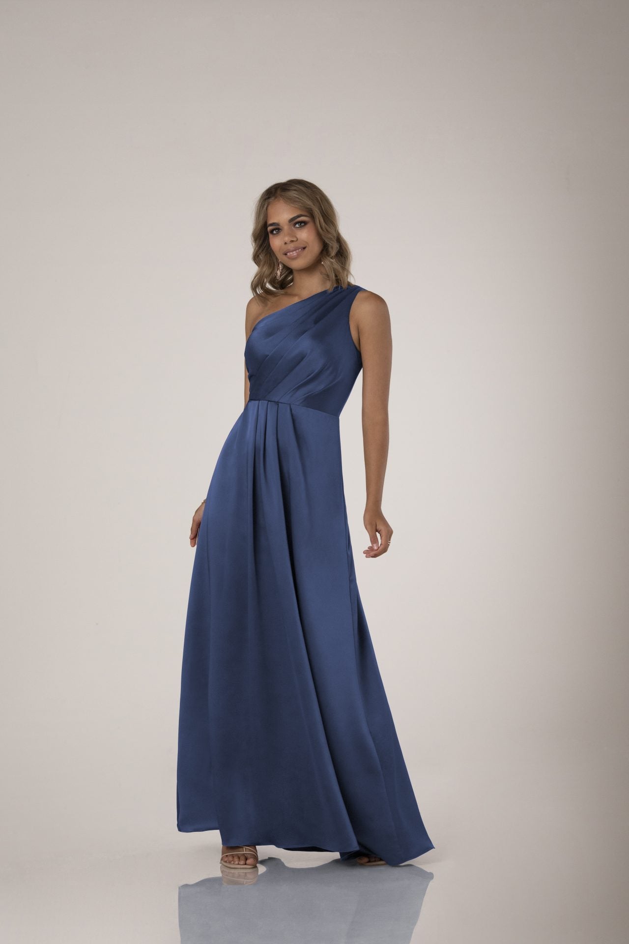 Luxury Lina Charmeuse Silk Fabric - Soft & Shiny for Dresses, Scarves & Home Decor | Perfect for Evening Gowns, Bridal Wear & Elegant DIY Projects