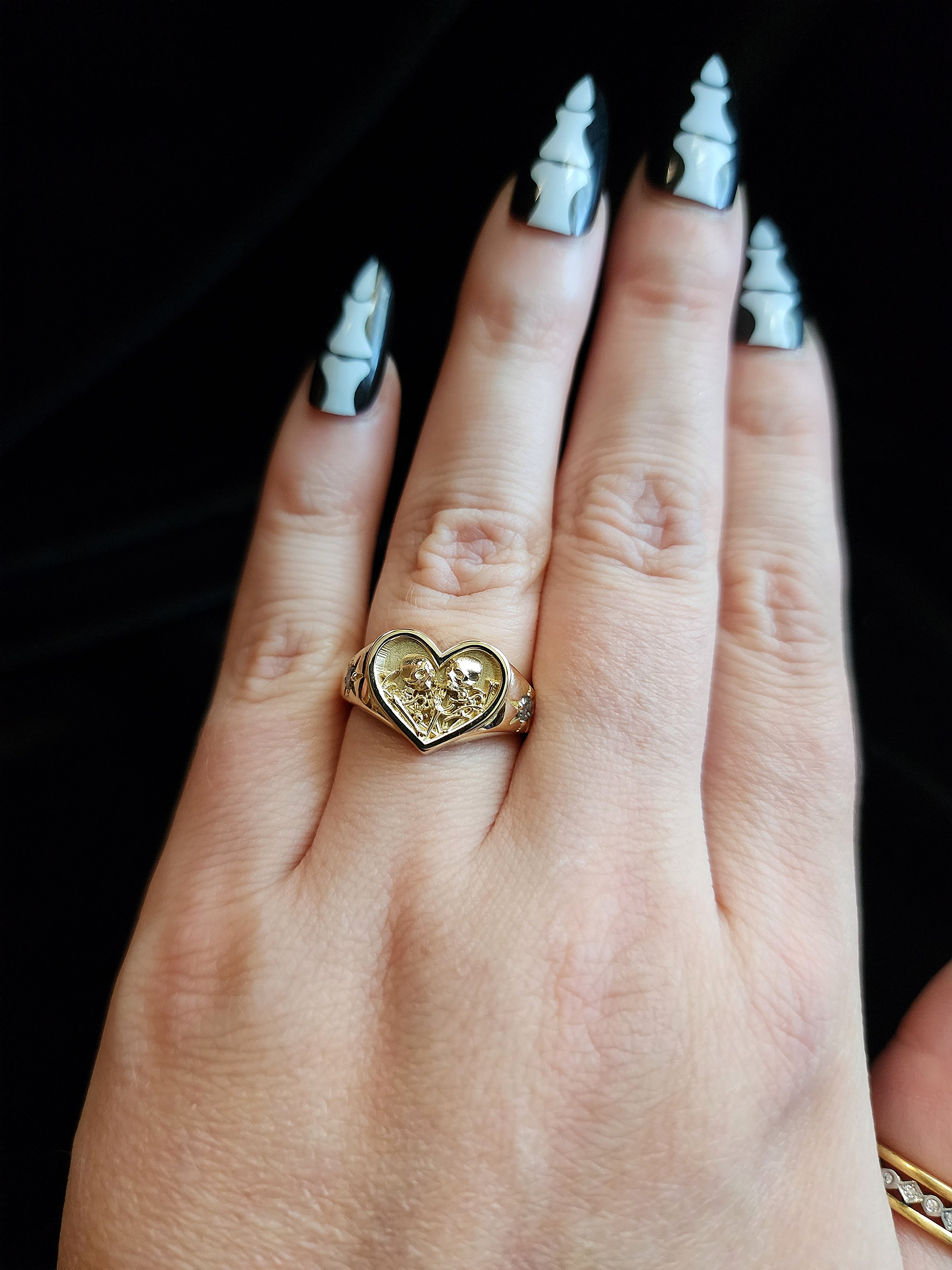 14K Gold Heart Signet Ring - The Lovers Skeleton Final Embrace Gothic Style Engagement Ring with Salt & Pepper Diamonds - Memento Mori Jewelry for Romantic Weddings, Gothic Fashion & Modern Mourning Gifts