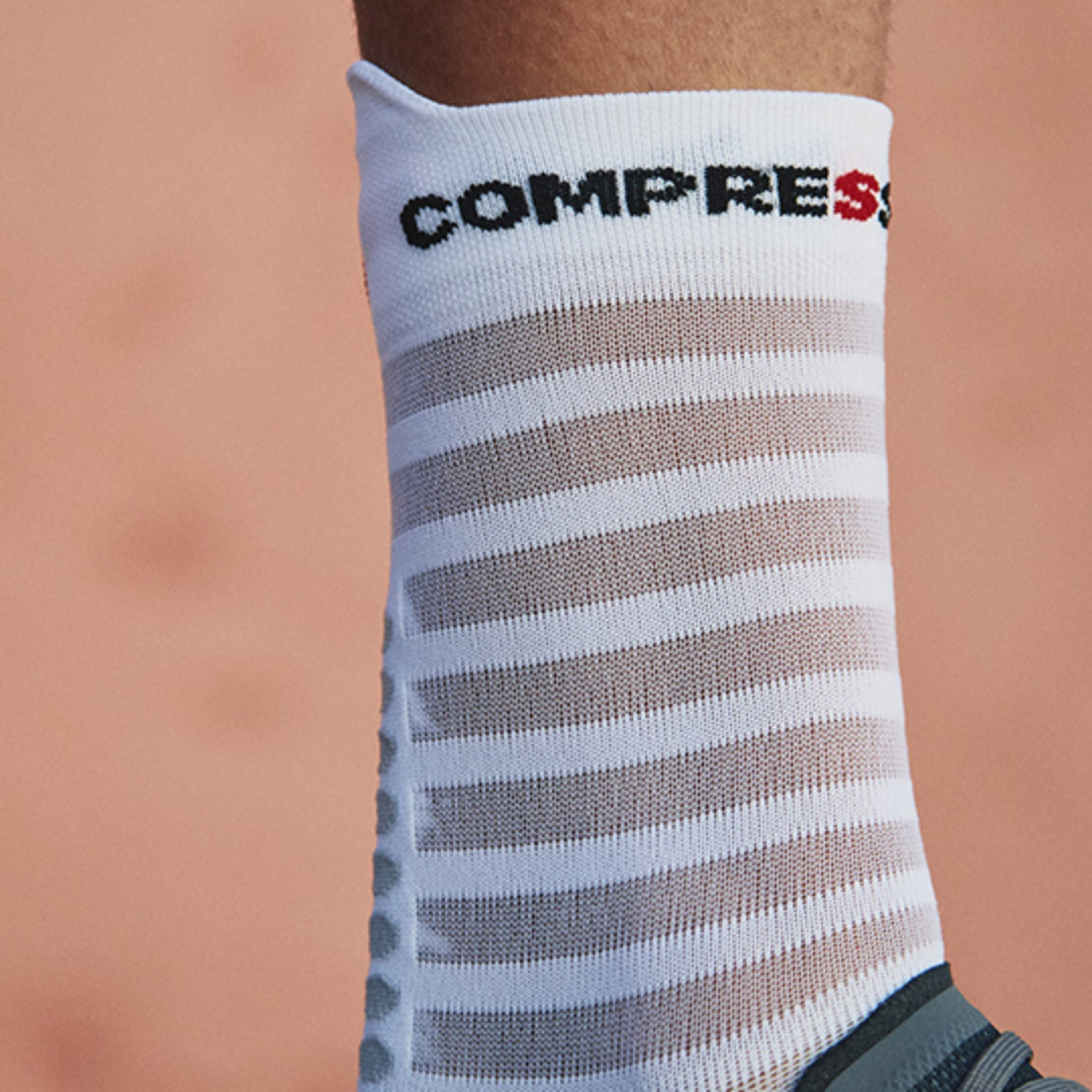 Compressport Unisex Pro Racing Socks V4.0 - Ultralight Running Socks for Men & Women - High Performance Athletic Socks for Marathon, Cycling & Triathlon