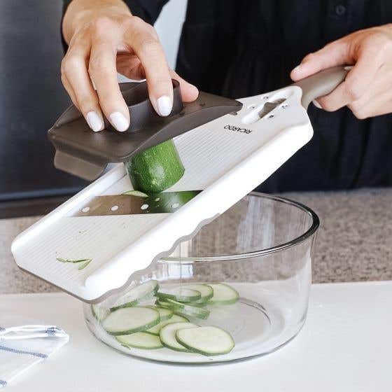 RICARDO Handheld Mandoline Slicer - 63131 Stainless Steel Vegetable Cutter for Kitchen - Perfect for Slicing Fruits, Vegetables & Cheese - Ideal for Meal Prep, Salads & Garnishing