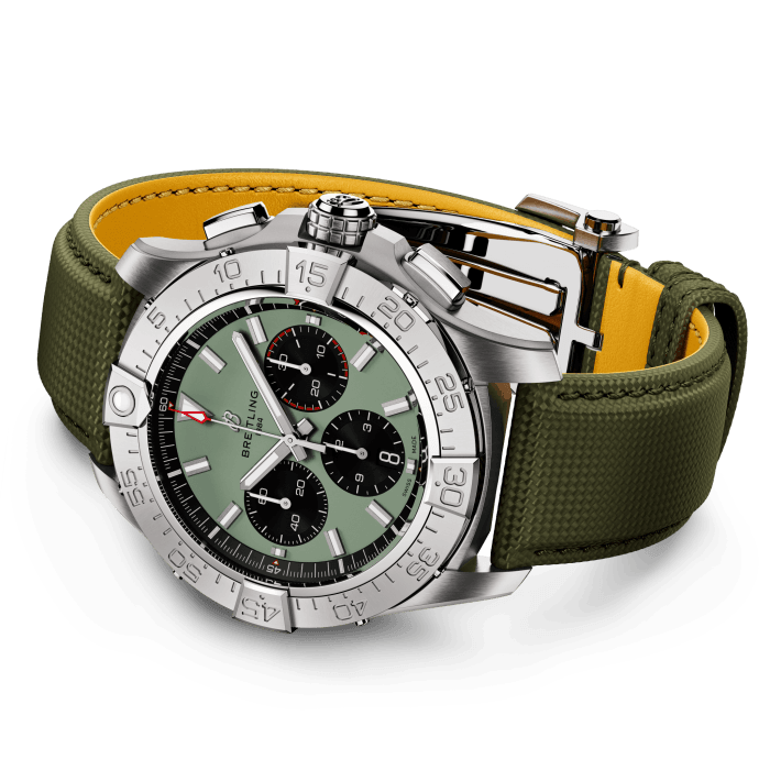 Breitling Avenger B01 Chronograph 44mm Stainless Steel Men's Luxury Watch - Perfect for Aviation, Diving & Professional Use