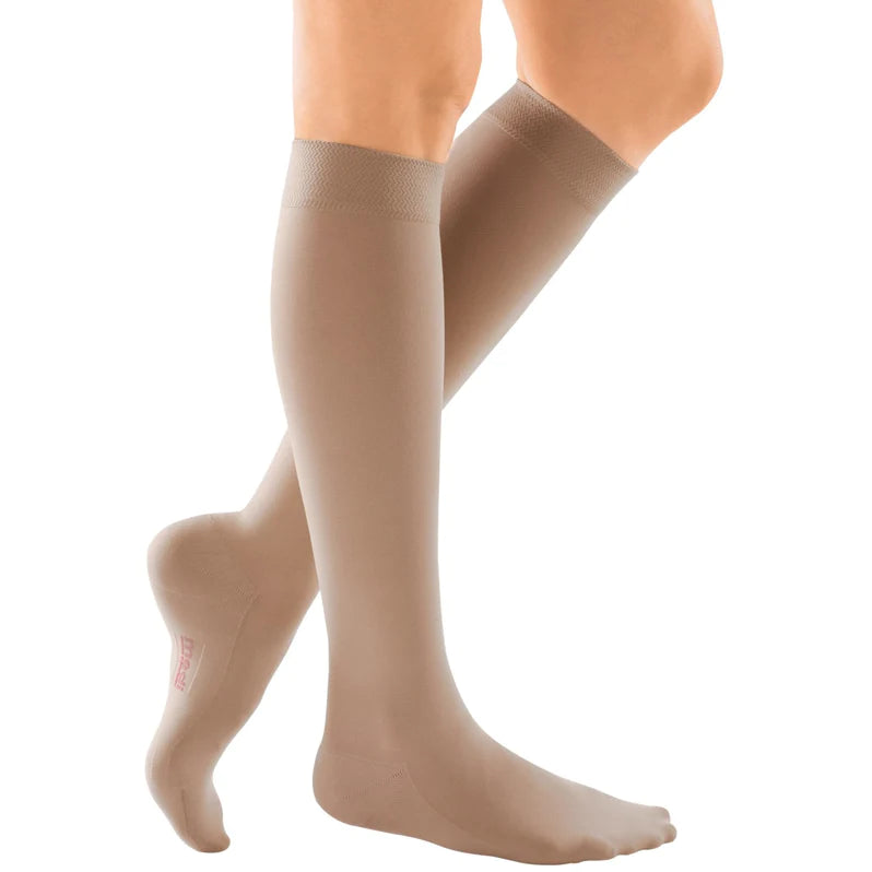 Medi Comfort 20-30mmHg Compression Socks for Women - Closed Toe Calf Length, Extra Wide & Petite Size - Perfect for Circulation Support, Travel & Long Work Shifts
