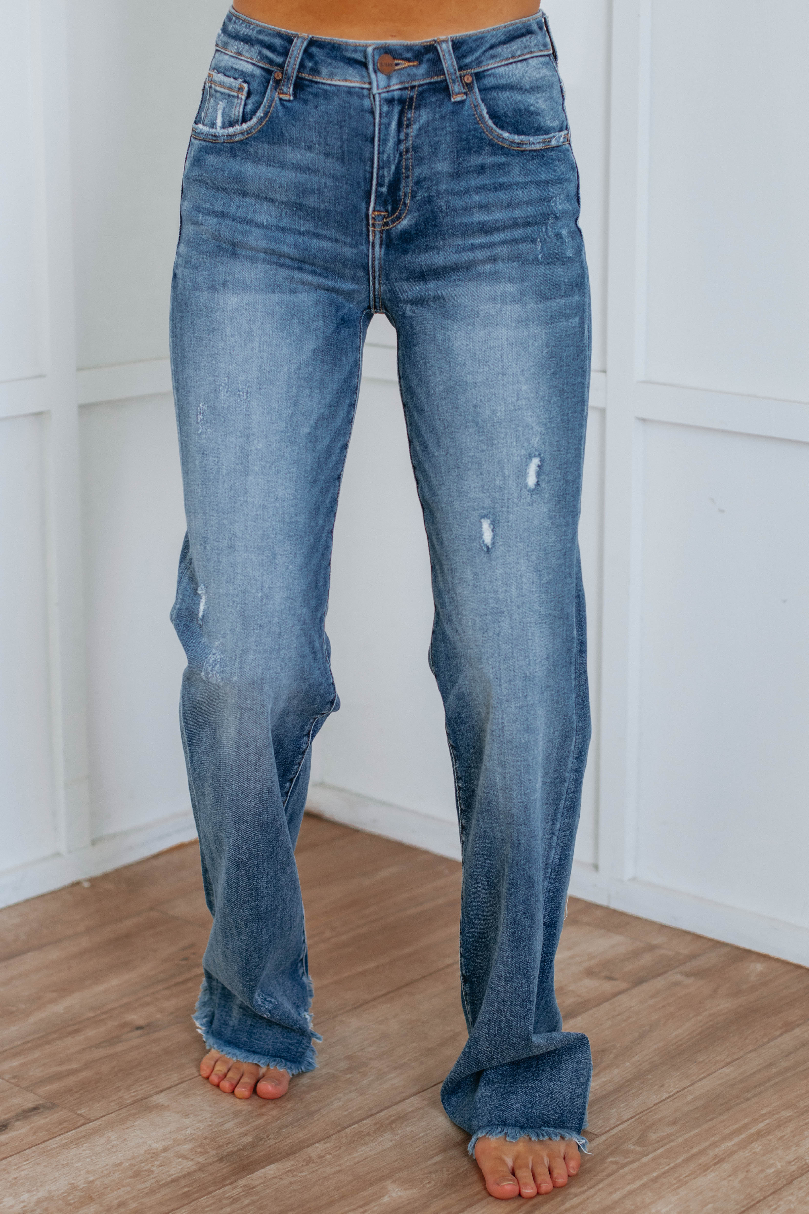 Aemi Risen Jeans for Women - Medium Wash Distressed Denim Pants - Perfect for Casual Wear, Street Style & Everyday Outfits