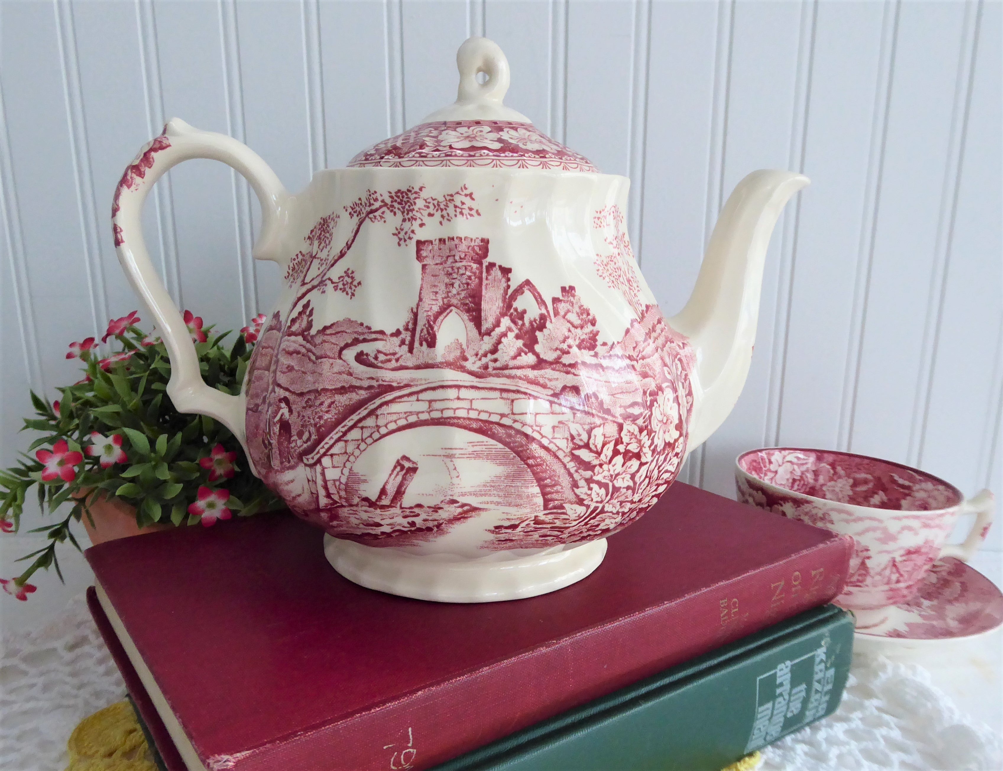 Vintage Sadler Brigadoon Red Transferware Teapot - 1970s Large Landscape Design for Afternoon Tea, English Tea Party, and Collectible Home Decor