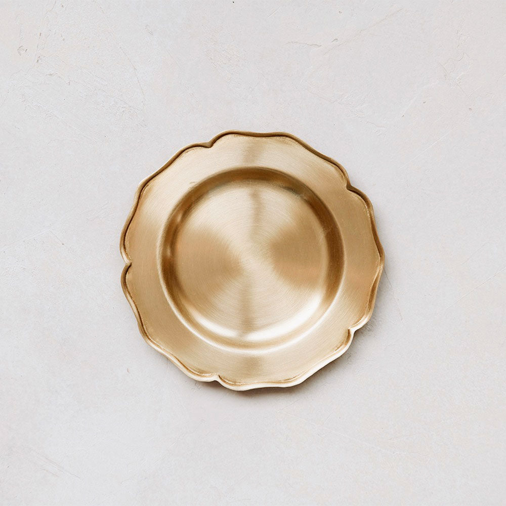 Elegant Petal Brass Tray - Small Decorative Serving Dish for Jewelry, Keys & Home Decor - Perfect for Vanity, Entryway & Gift Giving
