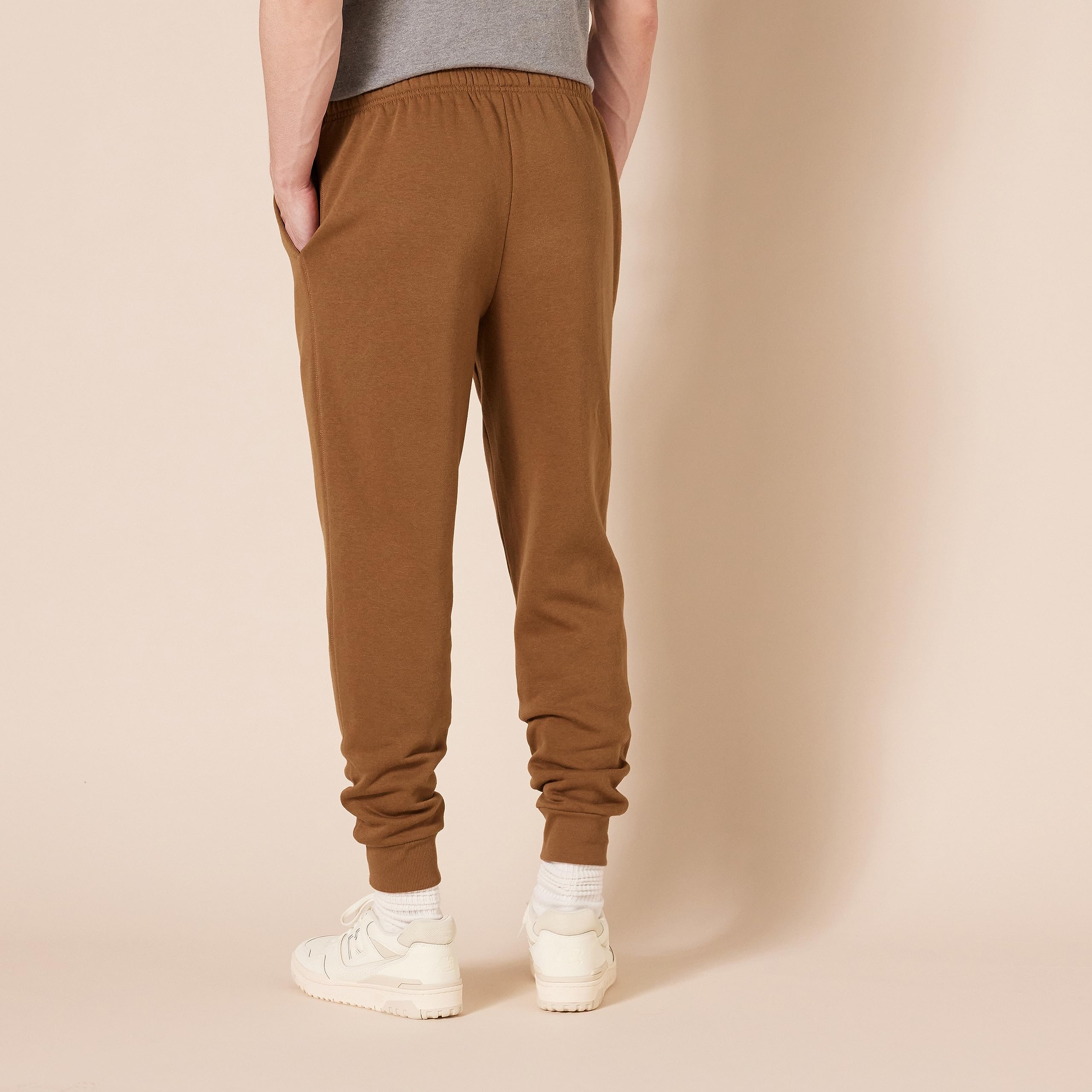 Amazon Essentials Men's Fleece Joggers Sweatpants - Comfortable Casual Lounge Pants for Home, Gym & Outdoor Activities