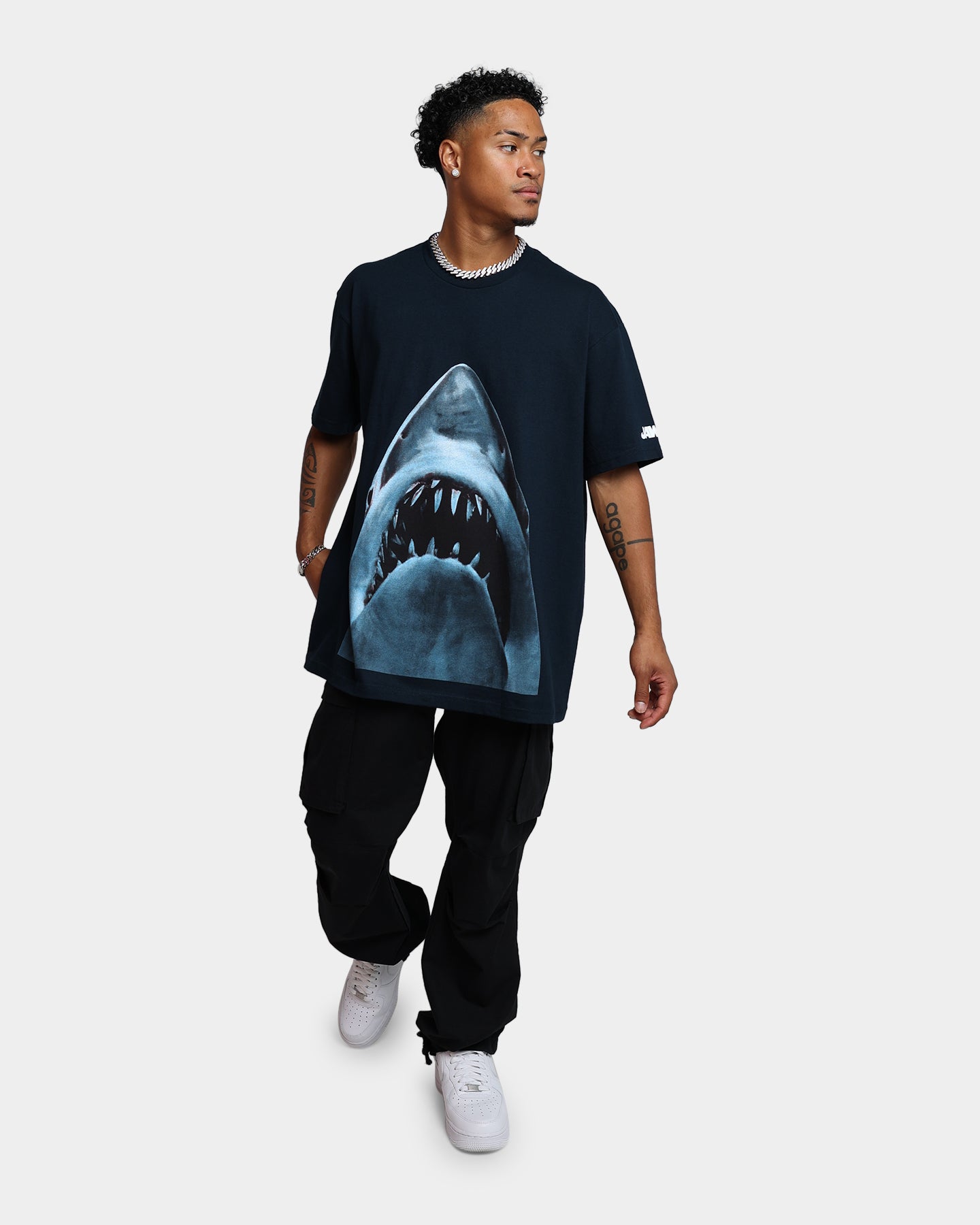 American Thrift X Jaws Vintage T-Shirt - Navy Blue Retro Movie Tee for Men & Women - Perfect for Casual Wear, Beach Outings & Movie Nights
