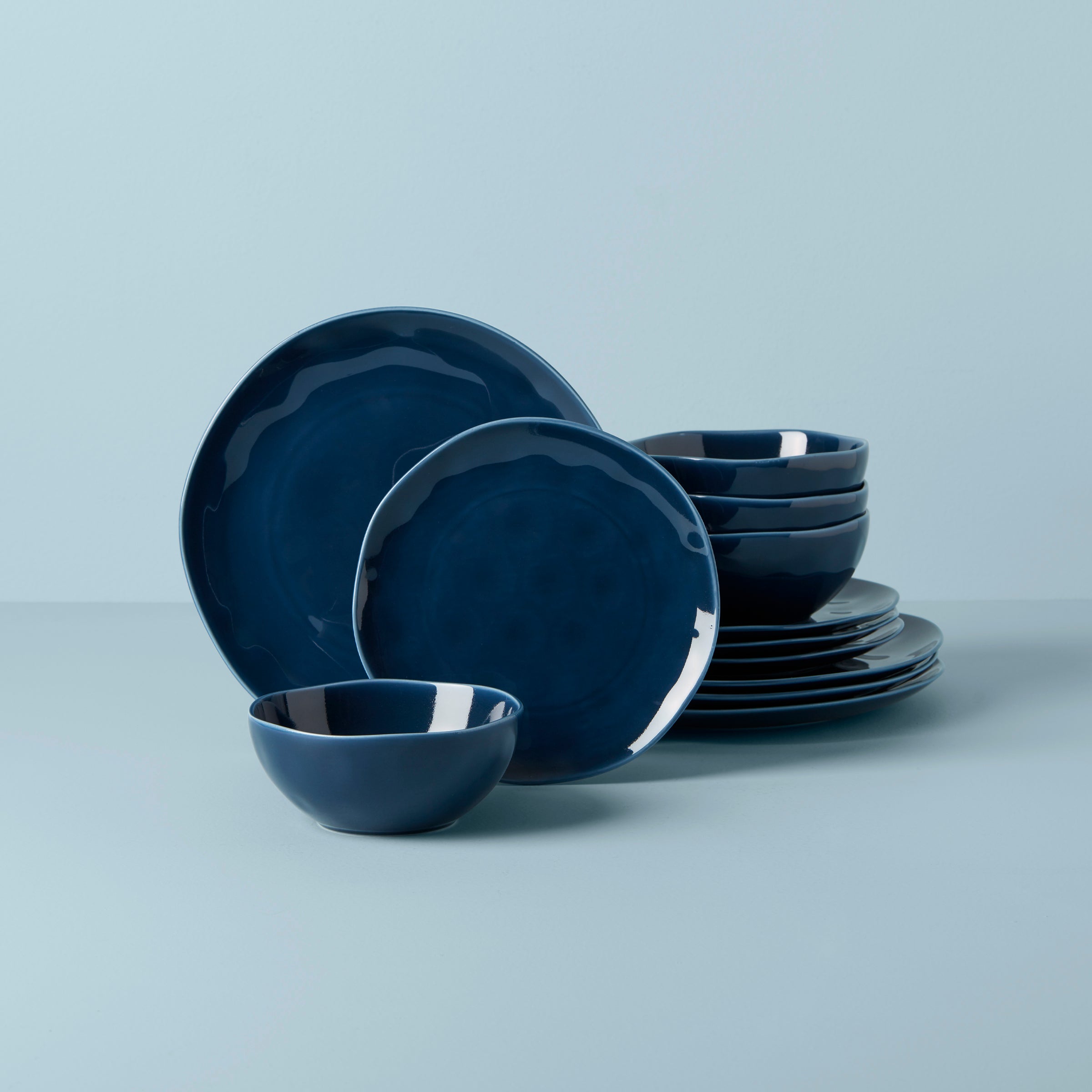 Bay Colors Blue 12-Piece Dinnerware Set - Elegant Porcelain Plates, Bowls & Mugs - Perfect for Family Dinners, Entertaining Guests & Daily Use