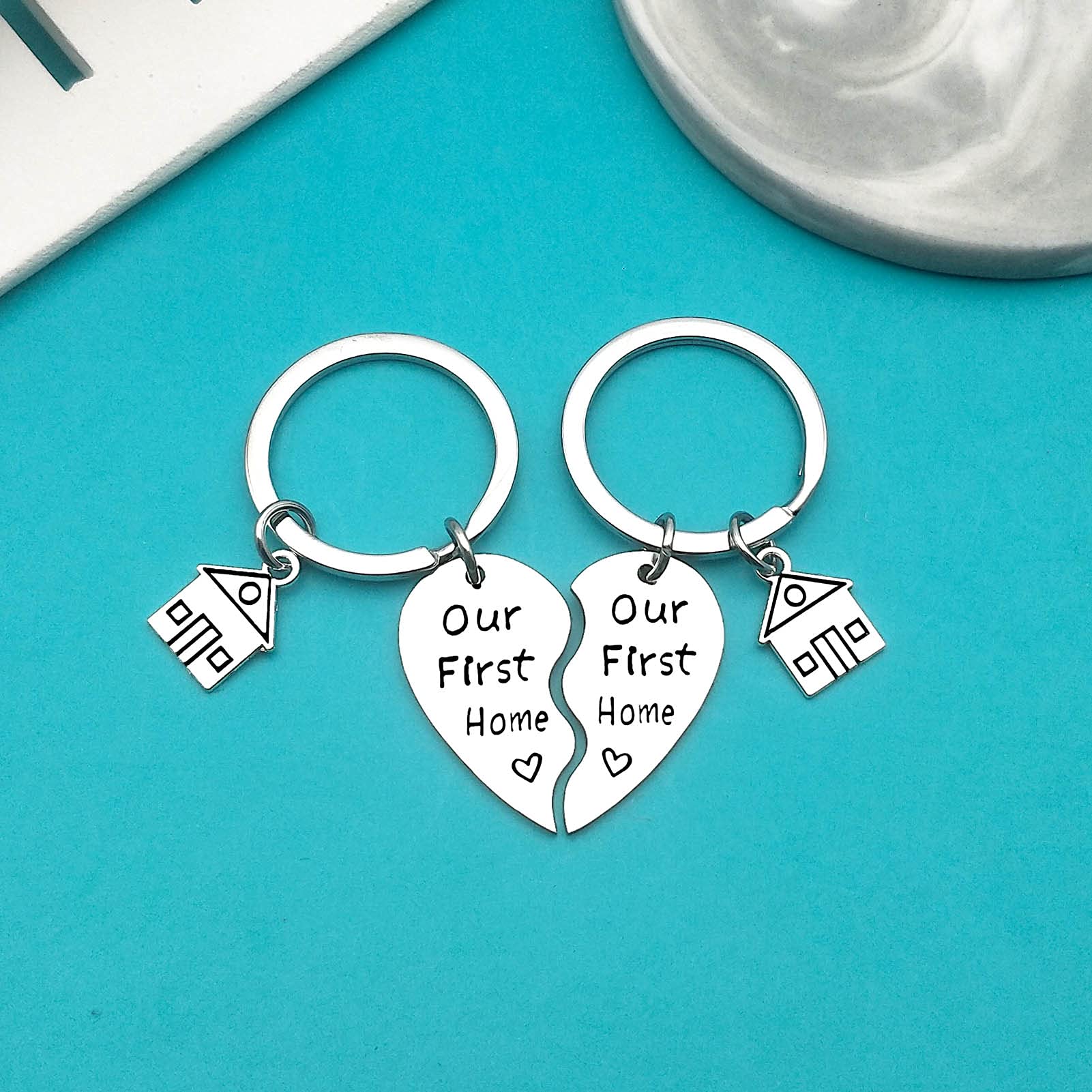 Xiahuyu New Home Keychain - Housewarming Gift for New Homeowners, First Home & Moving In Present - Perfect for House Keys, Welcome Gifts & New Home Decor