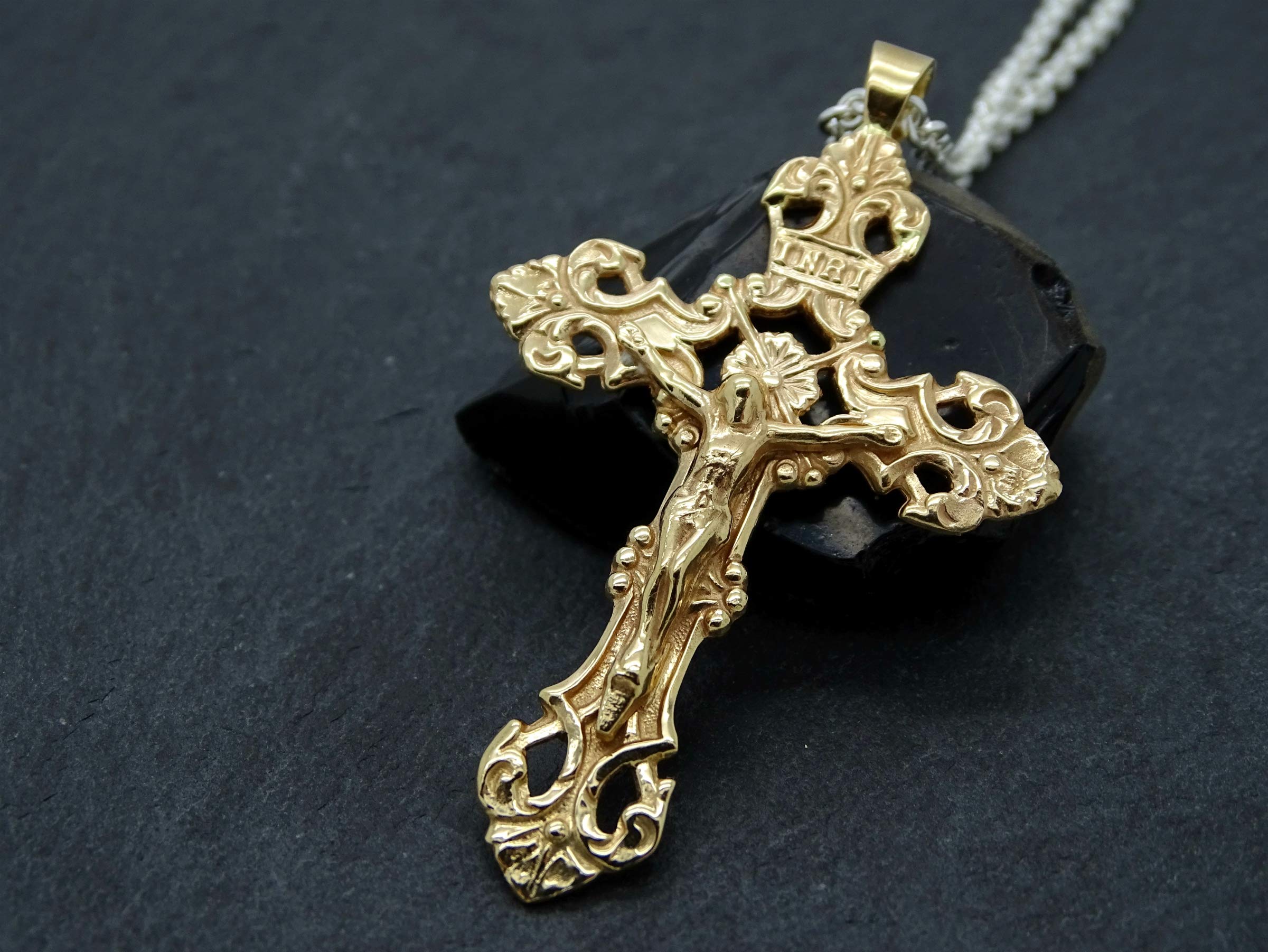 Big Gold Cross Pendant for Men - Stylish Gold Crucifix Necklace, Unique Mens Gift, Perfect for Daily Wear, Special Occasions, and Religious Events