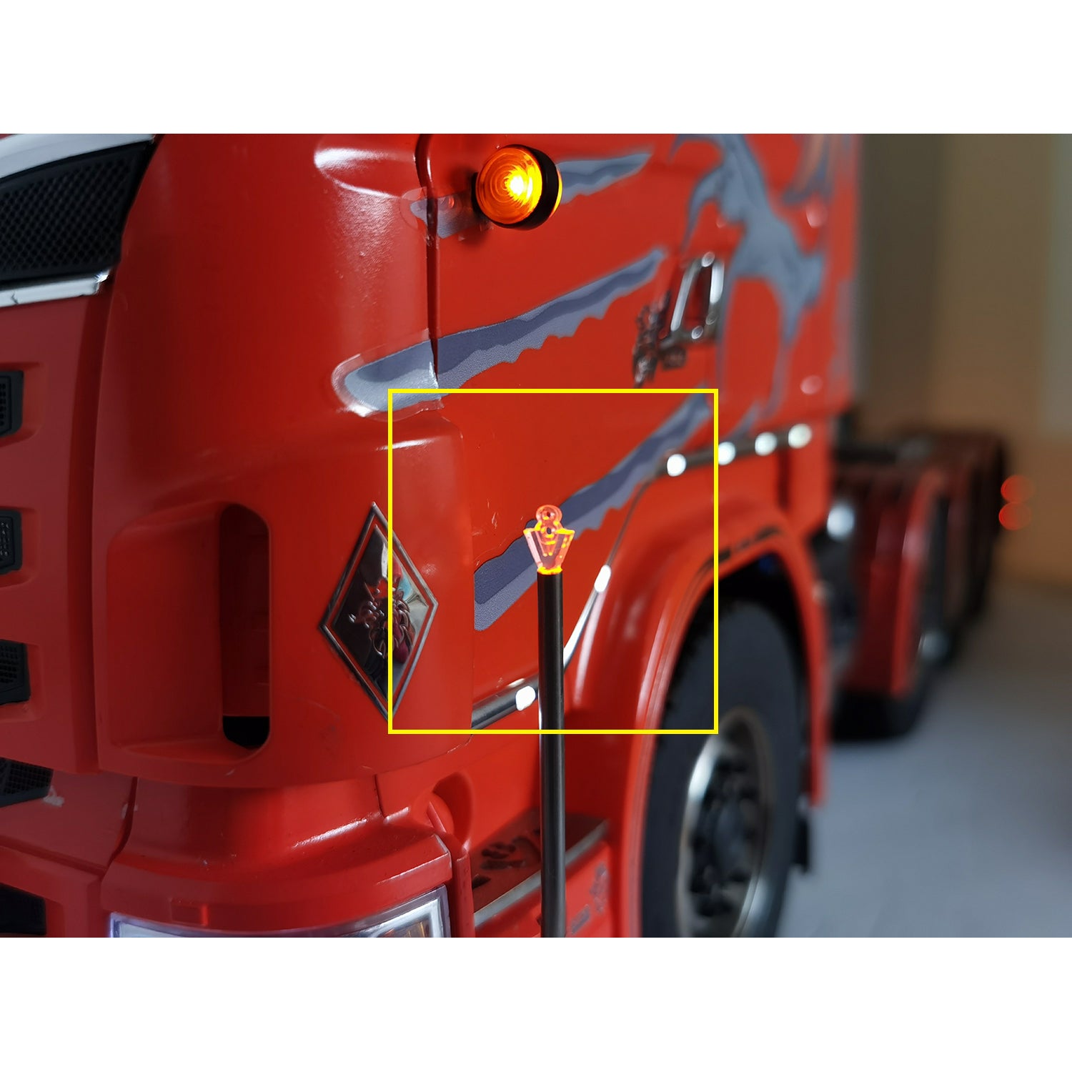 Universal LED V8 Position Light Left Right Spare Parts for Tamiya 1/14 R620 R730 RC Tractor Truck - Compatible with Radio Control Models - Perfect for Night Driving & Off-Road RC Adventures
