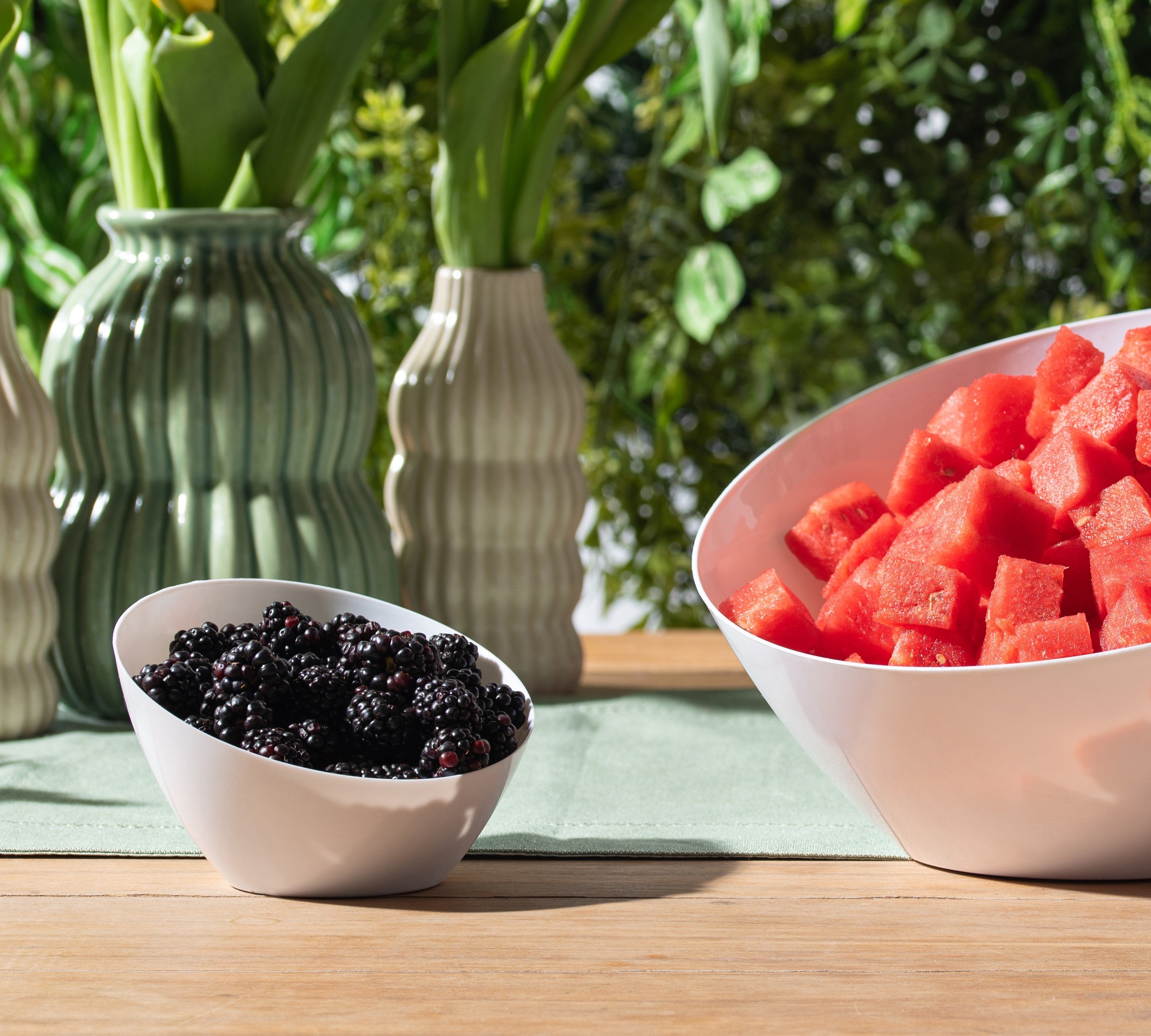 5-Pack White Angled Plastic Serving Bowls - Durable & Stylish Salad, Snack, Dessert Bowls for Parties, Picnics & Home Dining