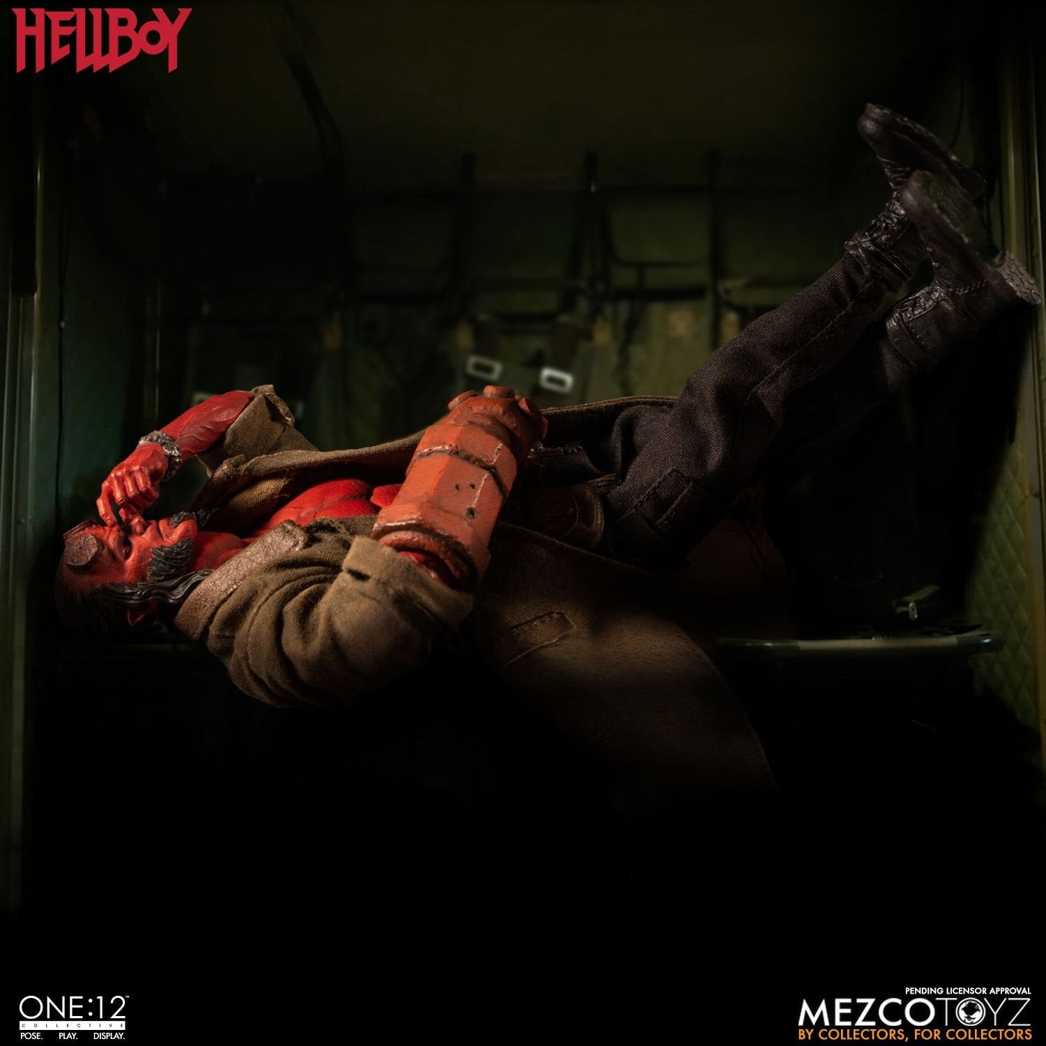 Mezco Toyz One:12 Collective Hellboy 1/12 Scale Action Figure (2019 Movie Version) - Premium Collectible Toy for Display, Photography & Comic Book Fans