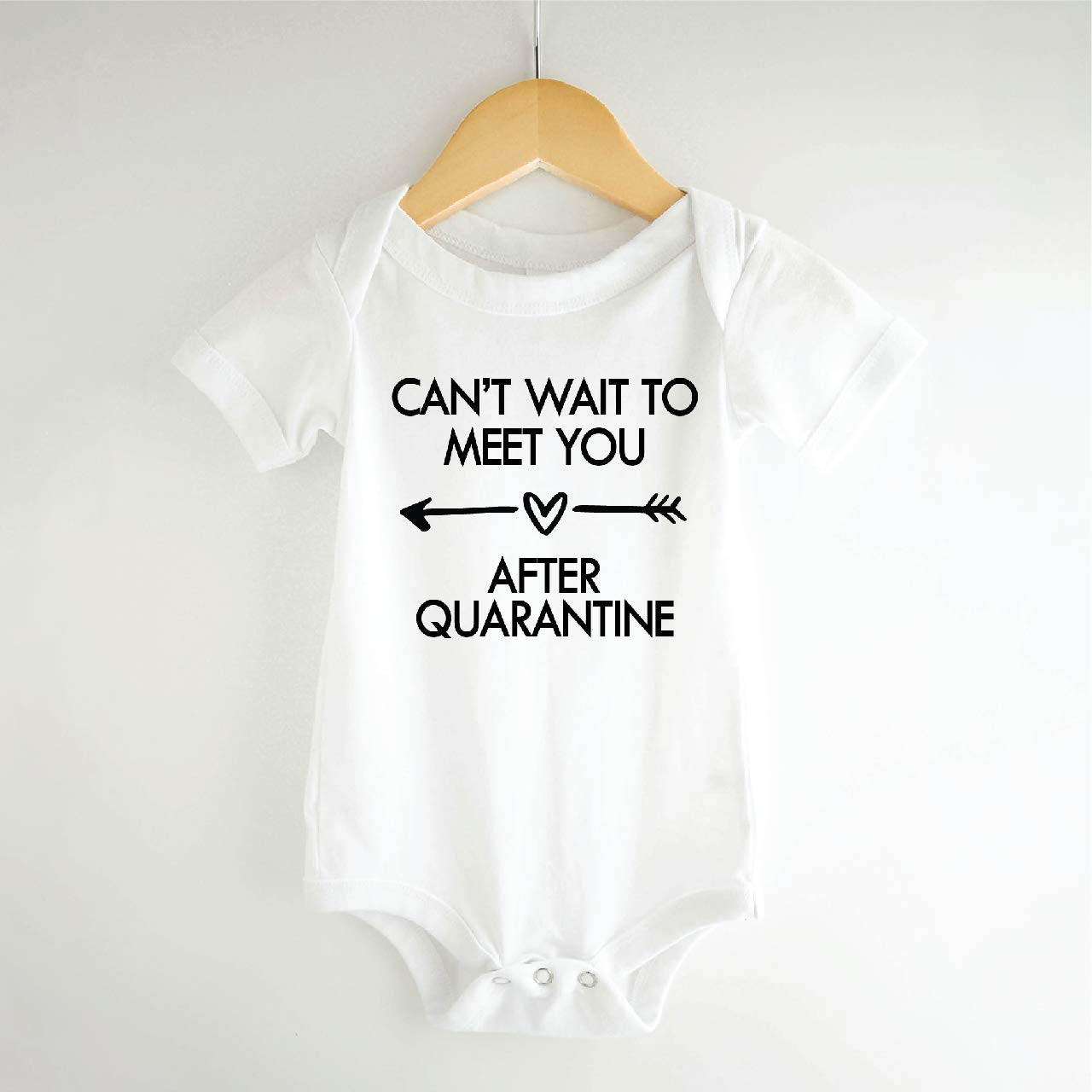 Bump and Beyond Designs Pregnancy Announcement T-Shirt - 'Can't Wait to Meet You' Cute Maternity Tee for Gender Reveal & Baby Shower