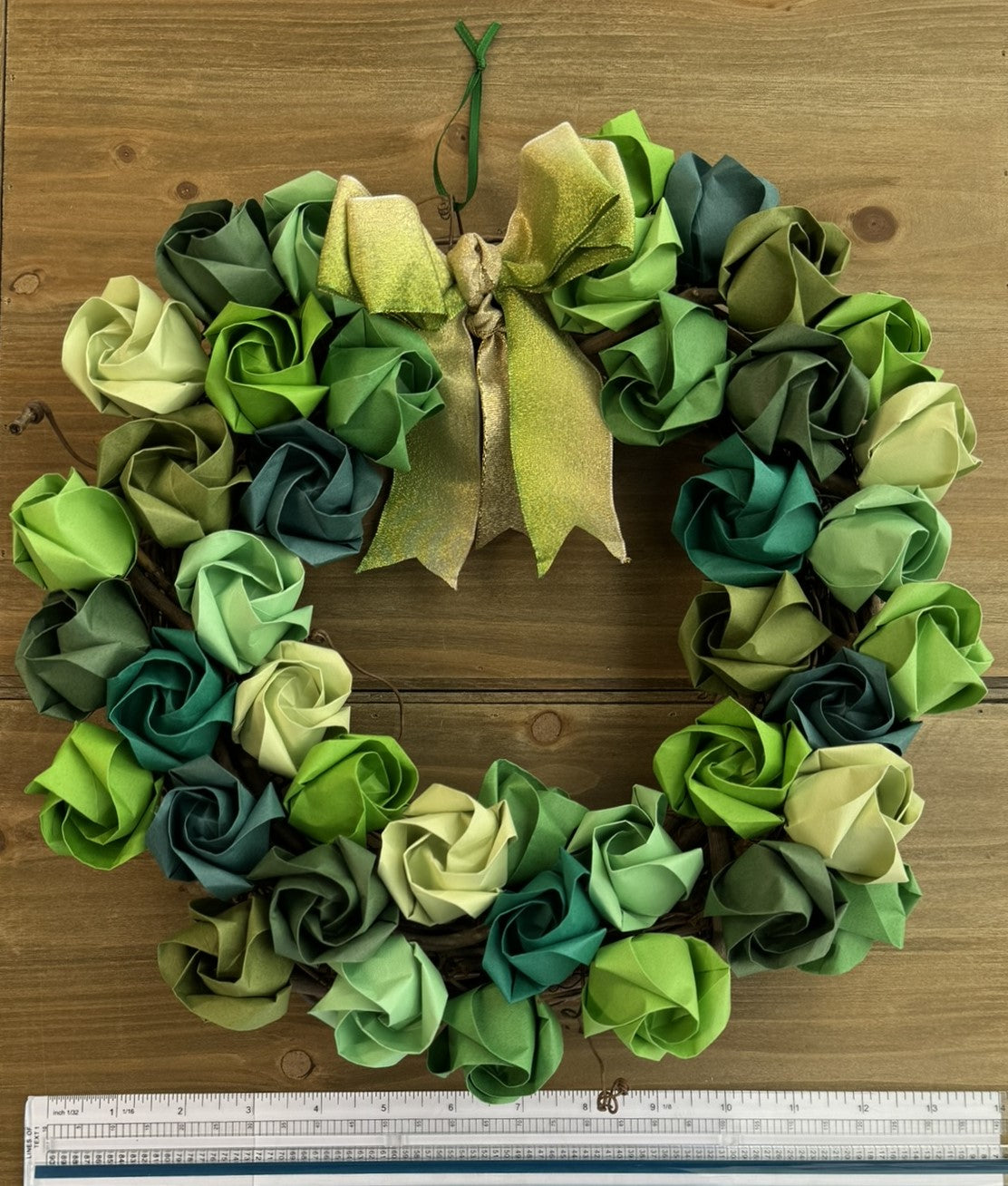 Handmade Origami Rose Wreath - Elegant Green Paper Flower Wall Decor for Home, Wedding, Party & Gift Giving
