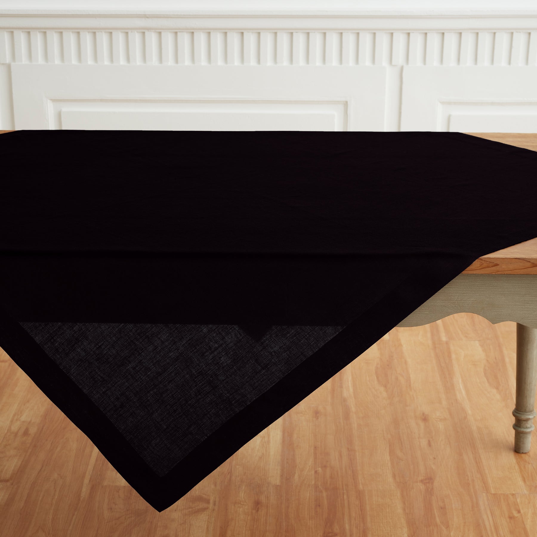 Fete Table Throw - Elegant & Durable Table Cover for Parties, Weddings & Events | Perfect for Indoor & Outdoor Celebrations