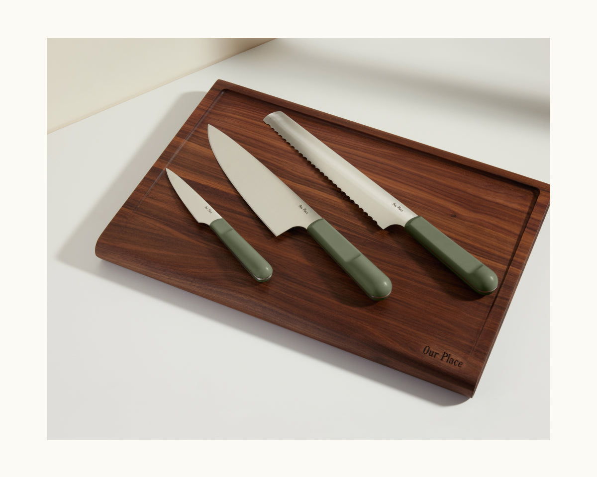 Premium Serrated Bread Knife - 8 Inch Stainless Steel Blade for Effortless Slicing of Bread, Cakes & Delicate Pastries | Perfect for Bakeries, Home Kitchens & Professional Chefs