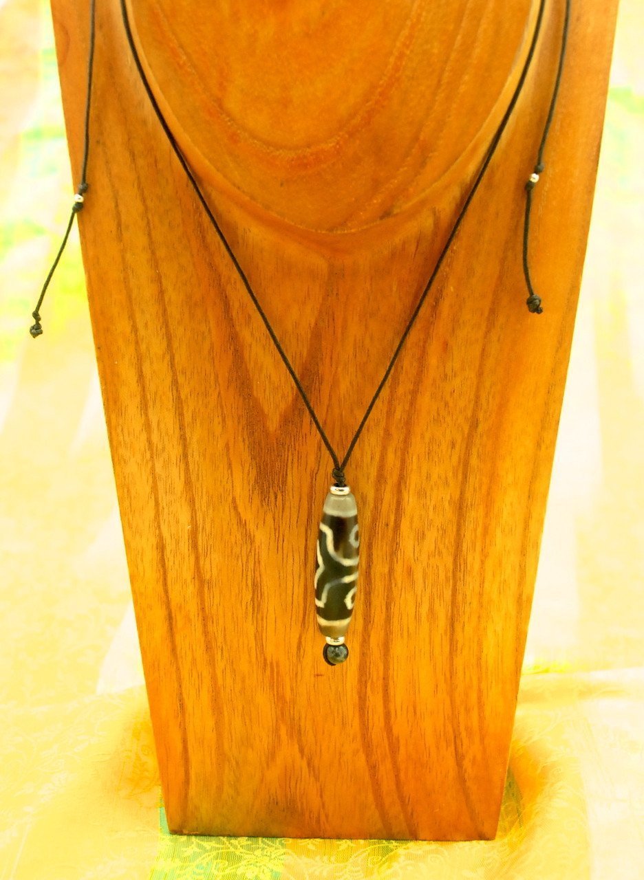 Agate 3 Eyed Vertical Dzi Bead Necklace - Tibetan Buddhist Protection Amulet for Spiritual Healing & Good Luck | Perfect for Meditation, Yoga & Energy Balancing