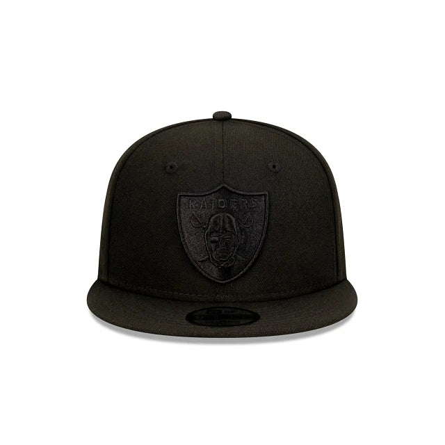 New Era Las Vegas Raiders Black on Black 9FIFTY Snapback Hat - Official NFL Adjustable Baseball Cap for Men & Women - Perfect for Game Day, Sports Events and Streetwear Fashion