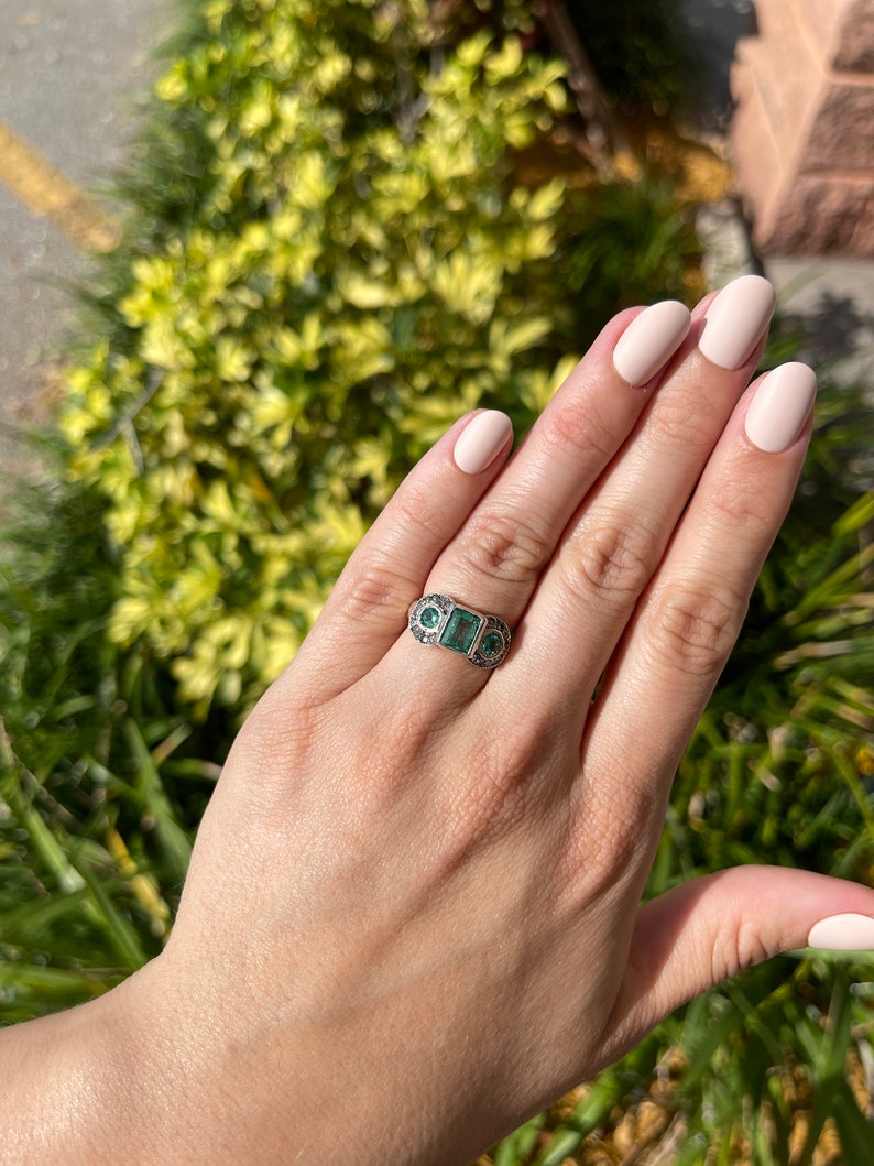 2.22ctw 14K Gold Colombian Emerald & Diamond Vintage Three Stone Statement Ring for Women - Elegant Jewelry Gift for Anniversary, Engagement & Special Occasions