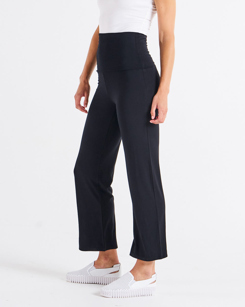 Betty Basics Houston Bamboo Relaxed Pant Black - Soft & Comfortable Women's Lounge Pants for Yoga, Travel & Home Relaxation