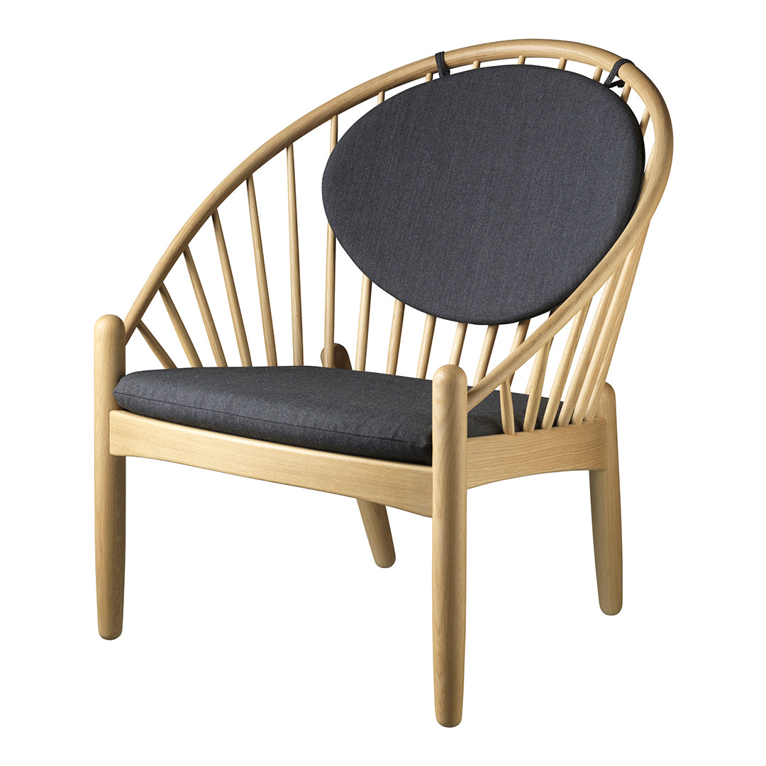 J166 Jorna Lounge Armchair - Modern Accent Chair for Living Room, Bedroom & Office - Comfortable Upholstered Armchair with Sturdy Metal Legs - Perfect for Relaxing, Reading & Home Decor