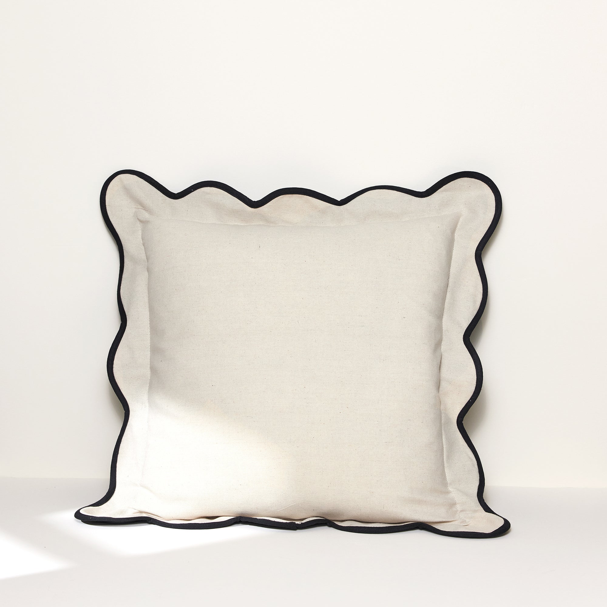 Coastal Chic Scalloped Edge Throw Pillow Cover - Decorative Cushion Case for Beach House, Boho Bedroom & Farmhouse Decor