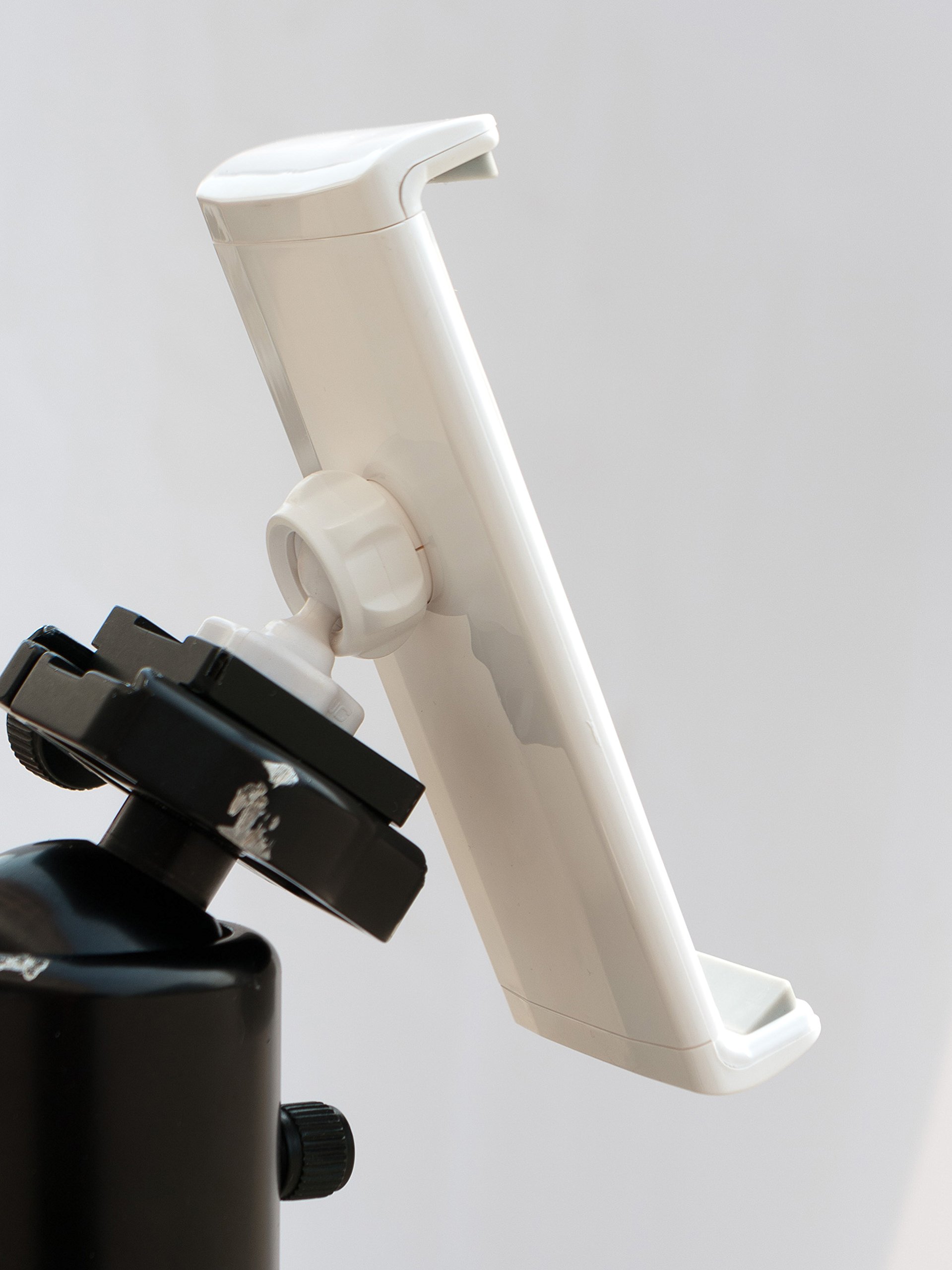 SummitLink iPad 10 inch Tablet Tripod Mount - Universal Holder for 7-11 inch Tablets - Perfect for Video Calls, Photography & Hands-Free Viewing