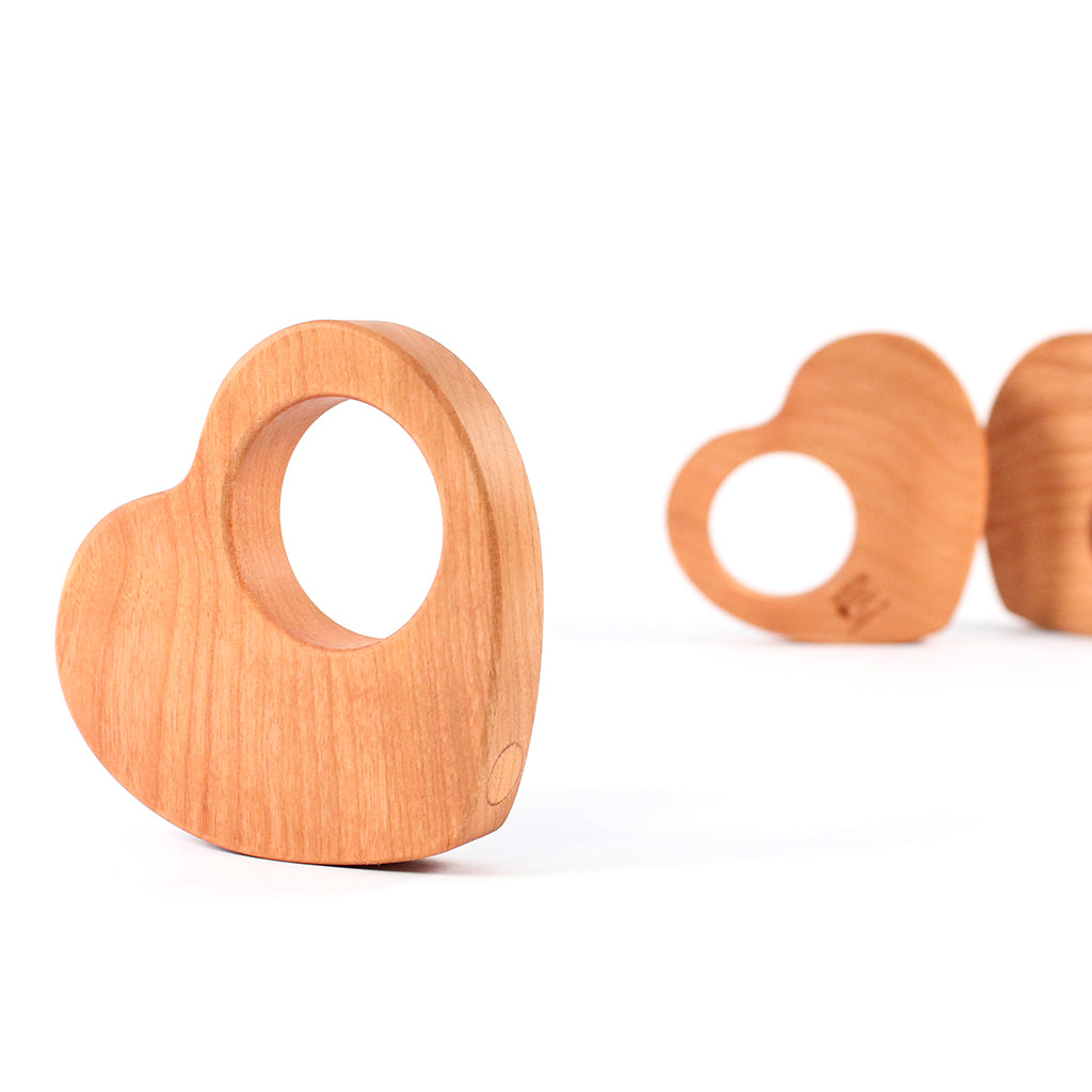 Natural Wooden Baby Rattle Toy - Heart-Shaped Teether & Sensory Toy for Infants 0-12 Months | Perfect for Early Development, Playtime & Baby Shower Gifts