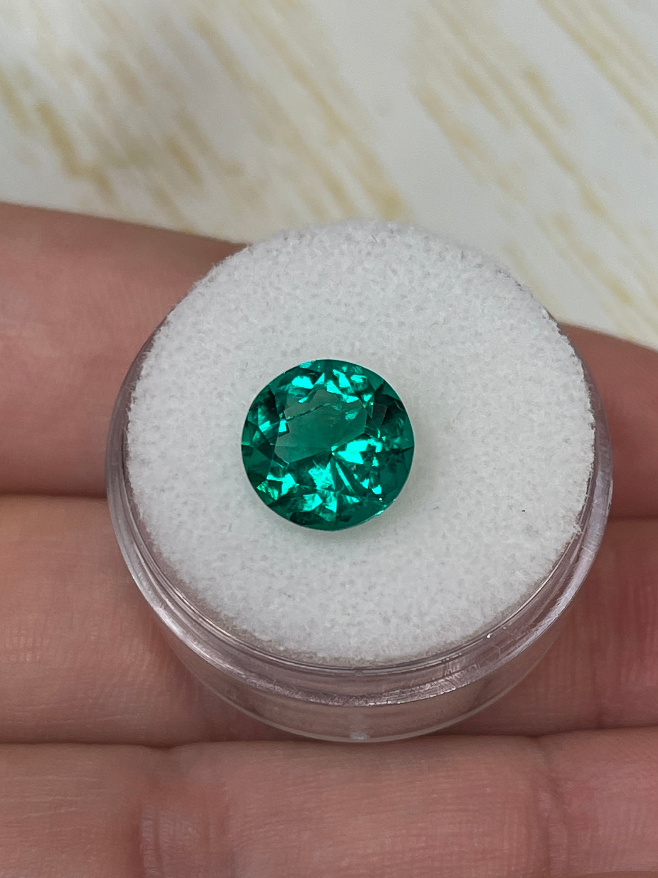 2.71 Carat 10x10mm AAA+ Colombian Emerald - Natural Round Loose Gemstone with Minor Oil Treatment | Perfect for Engagement Rings, Jewelry Making & Collector's Items