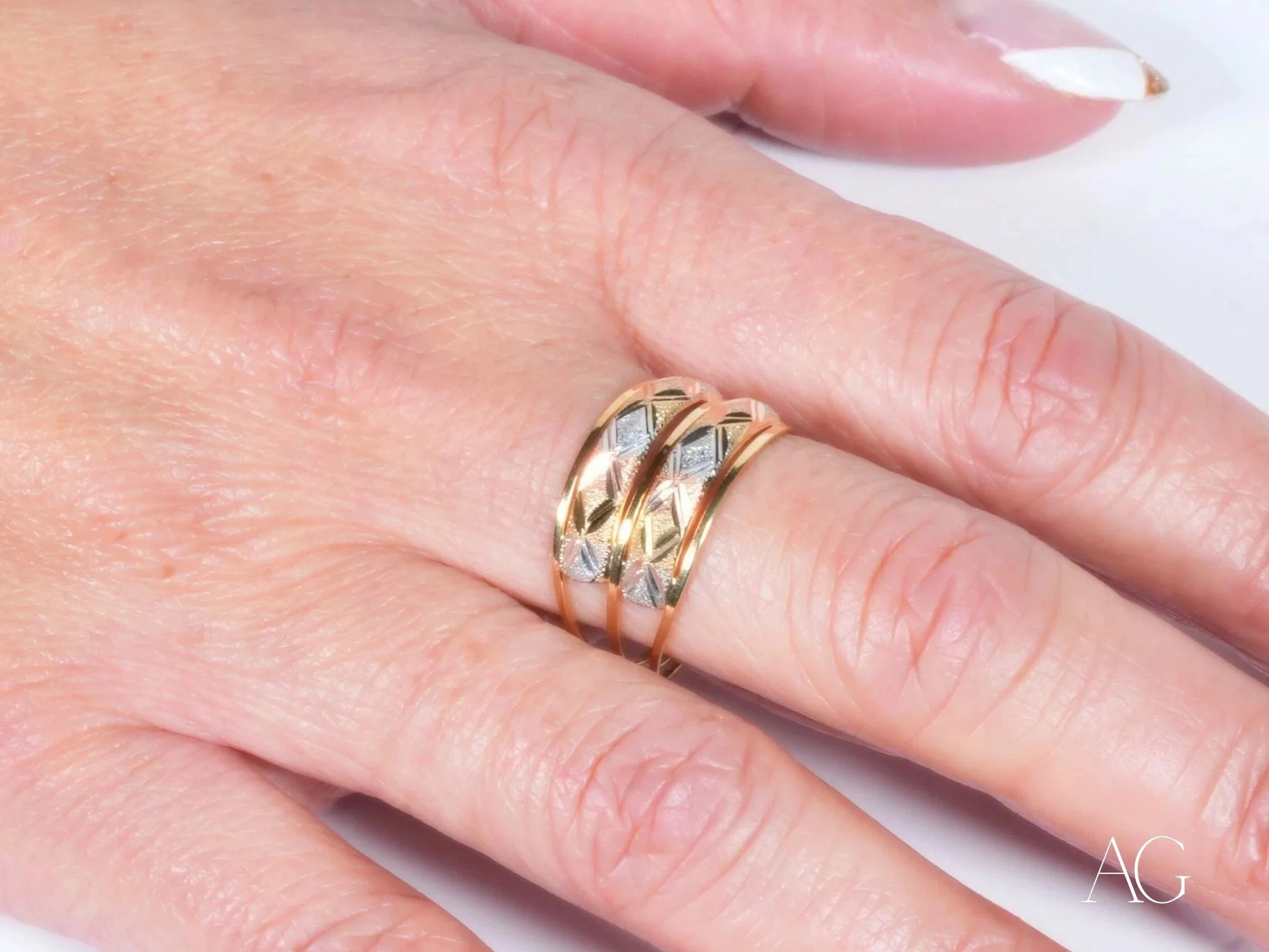 18K Tri-Tone Gold Ring for Women - Elegant Stackable Band in Yellow, White & Rose Gold - Perfect for Wedding, Anniversary & Everyday Wear