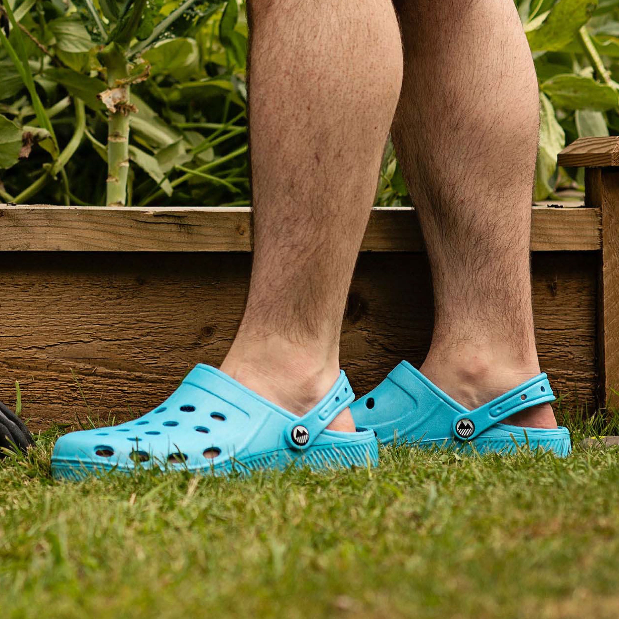 Men's Breathable Slip-On Clogs - Comfortable & Lightweight for Outdoor, Garden, and Casual Wear