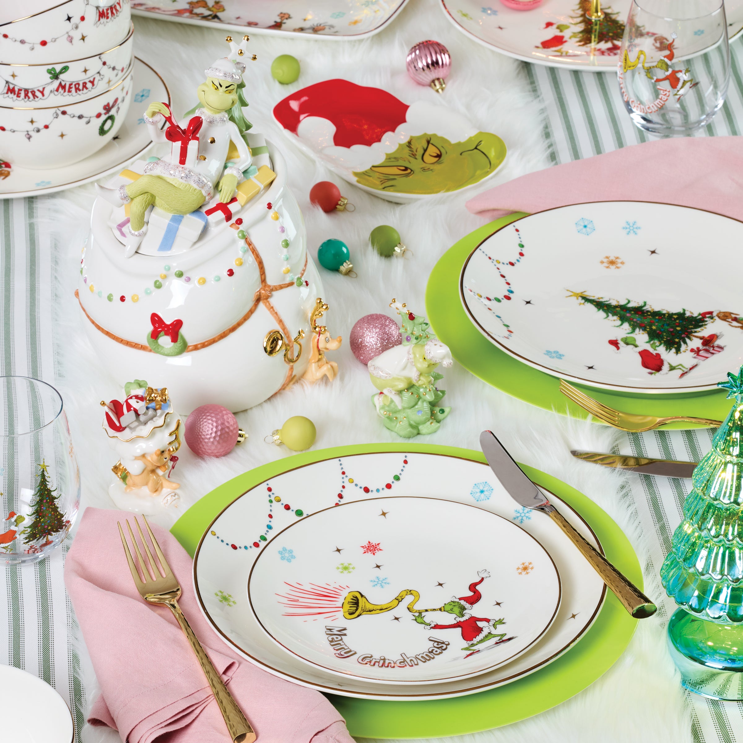 Merry Grinchmas Christmas Dinner Plates Set of 4 - Festive Holiday Tableware for Parties, Family Gatherings & Christmas Decorations