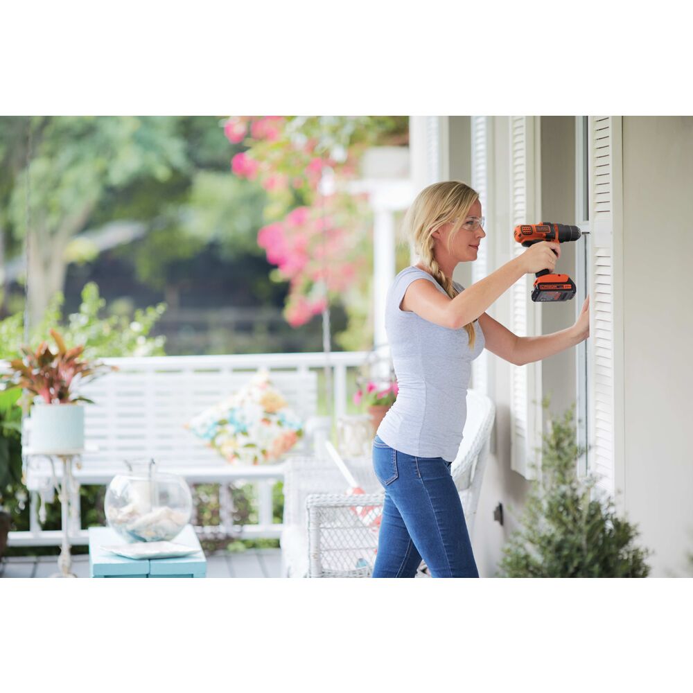 20V MAX Lithium Ion 4-Tool Combo Kit with Drill/Driver, Circular Saw, MOUSE™ Detail Sander & Work Light - Perfect for DIY Projects, Home Renovations & Professional Construction Work