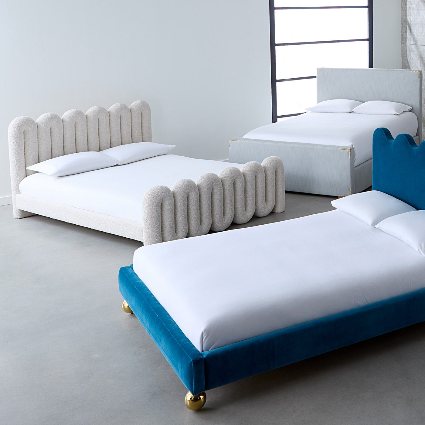 Serpentine Bed - Modern Wavy Design Queen/King Size Bed Frame for Bedroom - Perfect for Contemporary Home Decor & Relaxation